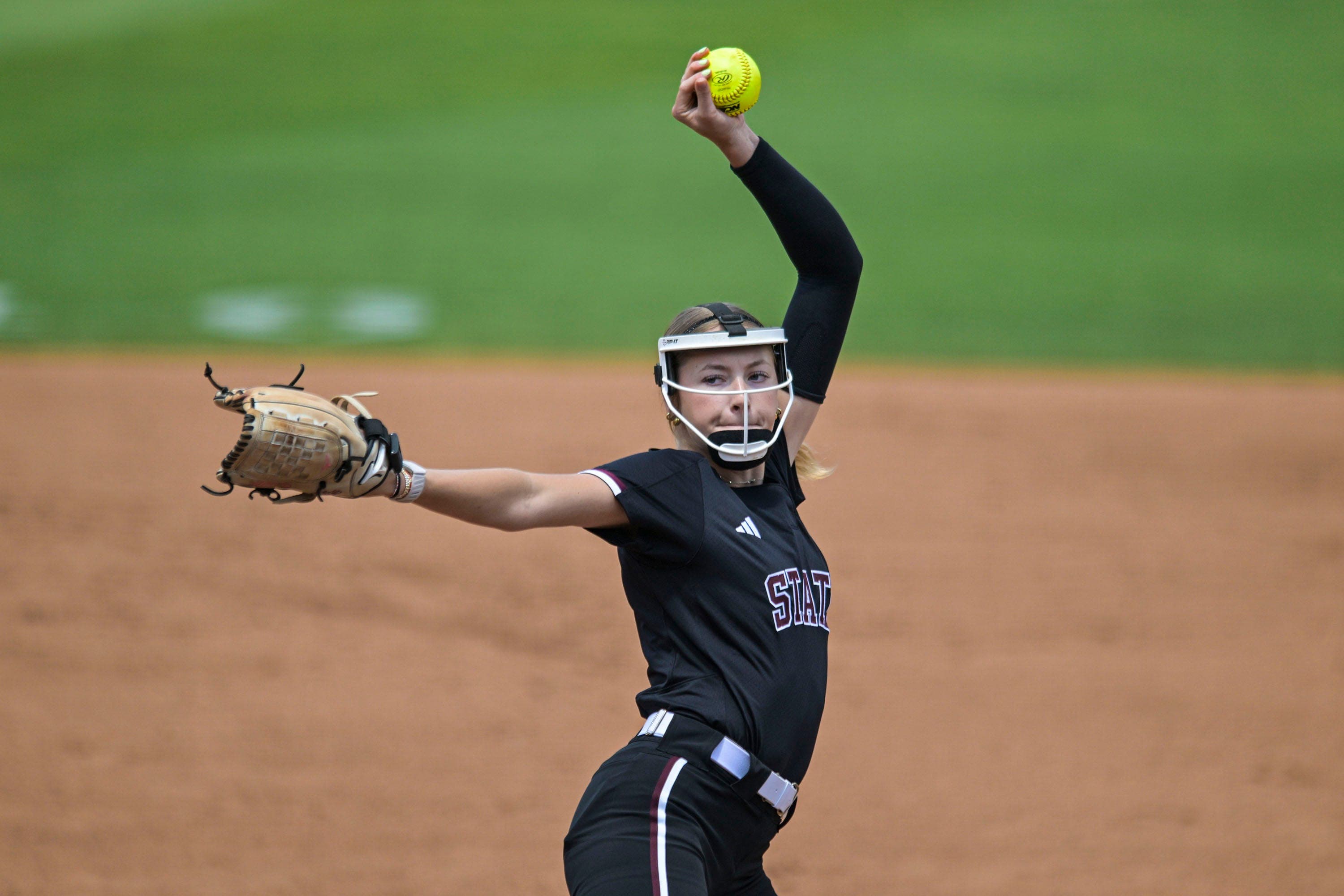 Alyssa Faircloth is Mississippi State pitcher vs OU with NCAA Tournament no-hitter