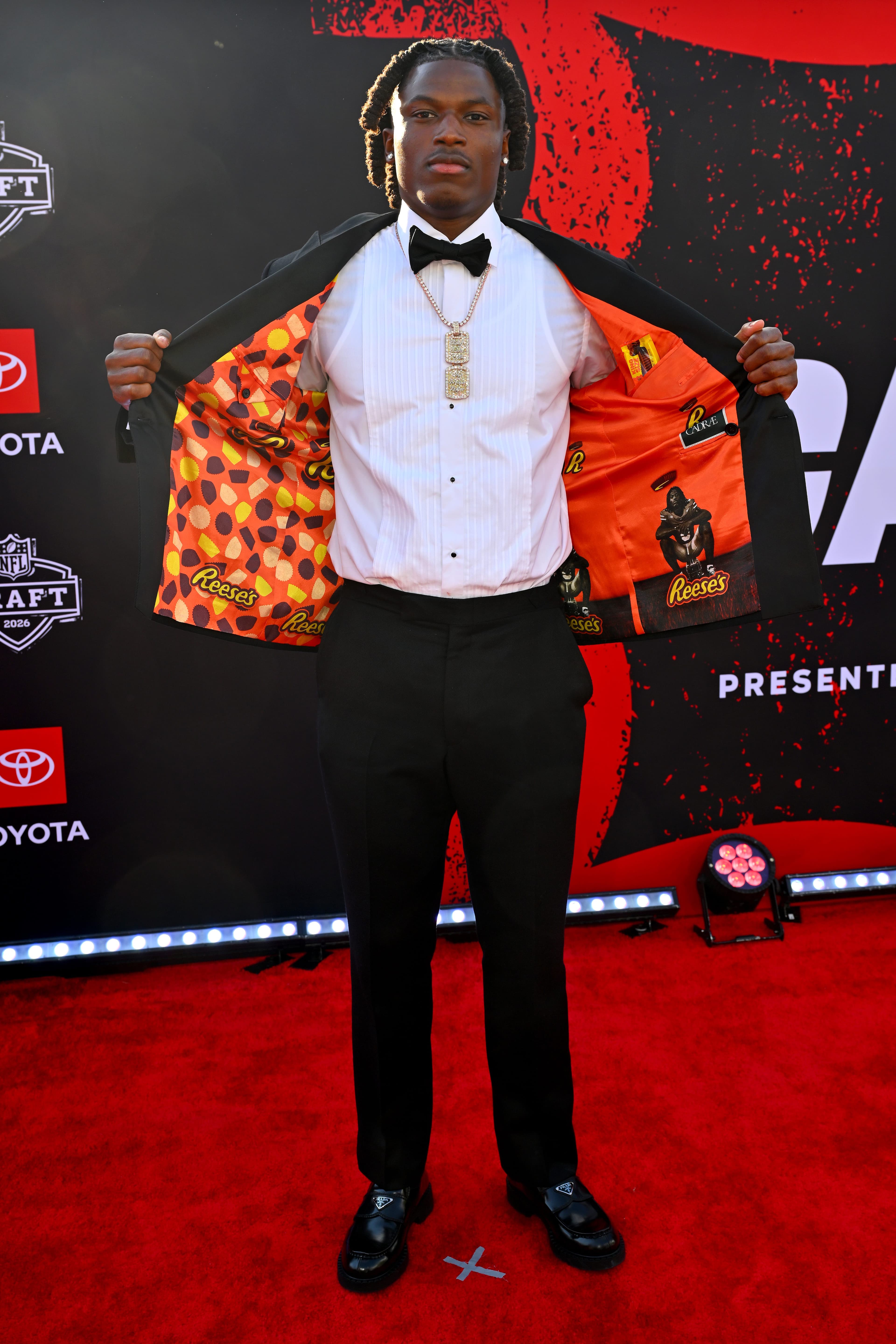 Arvell Reese wears 'Reese's' inspired suit to the 2026 NFL Draft
