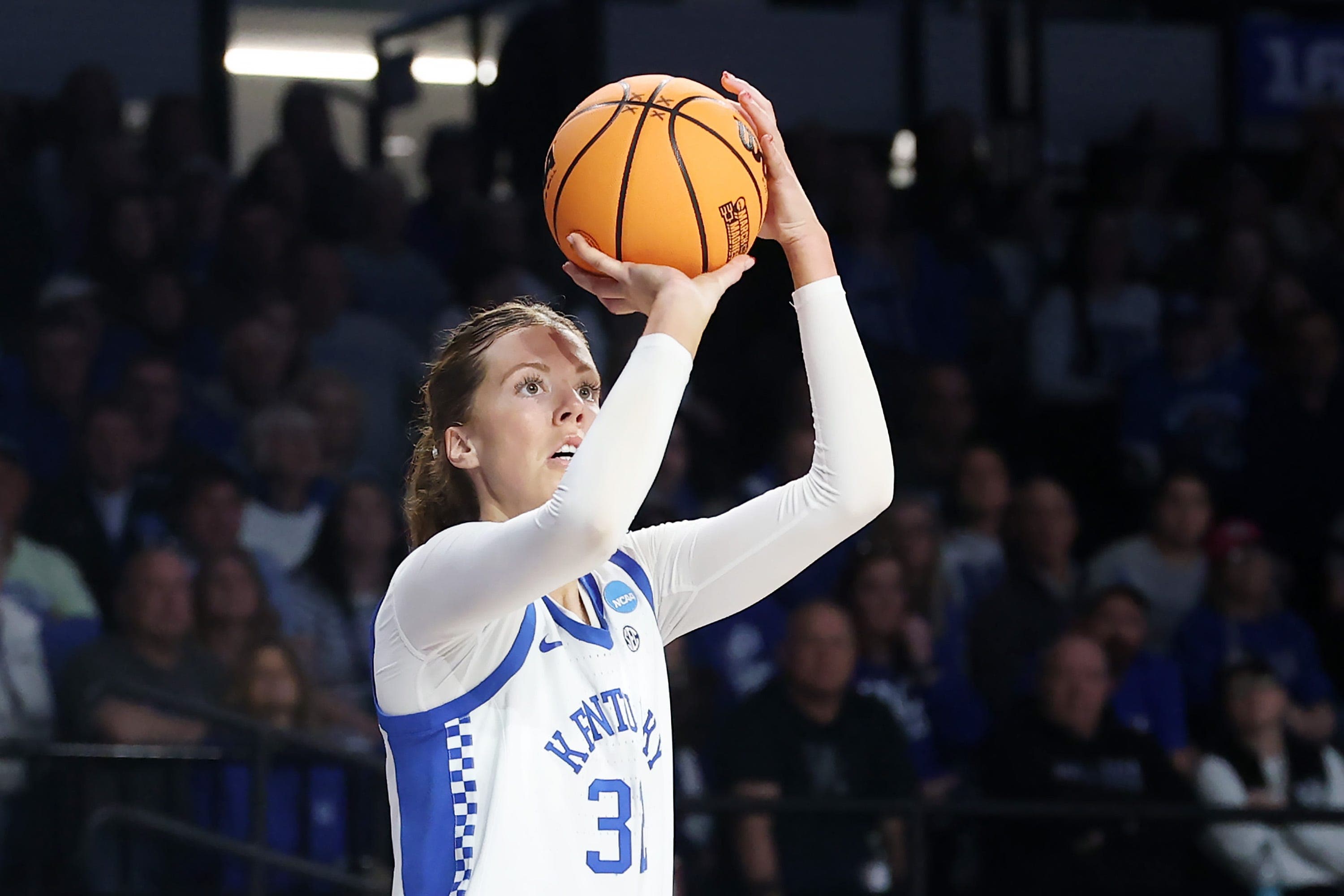 Amelia Hassett 'a unicorn' for Kentucky women's basketball in NCAA run
