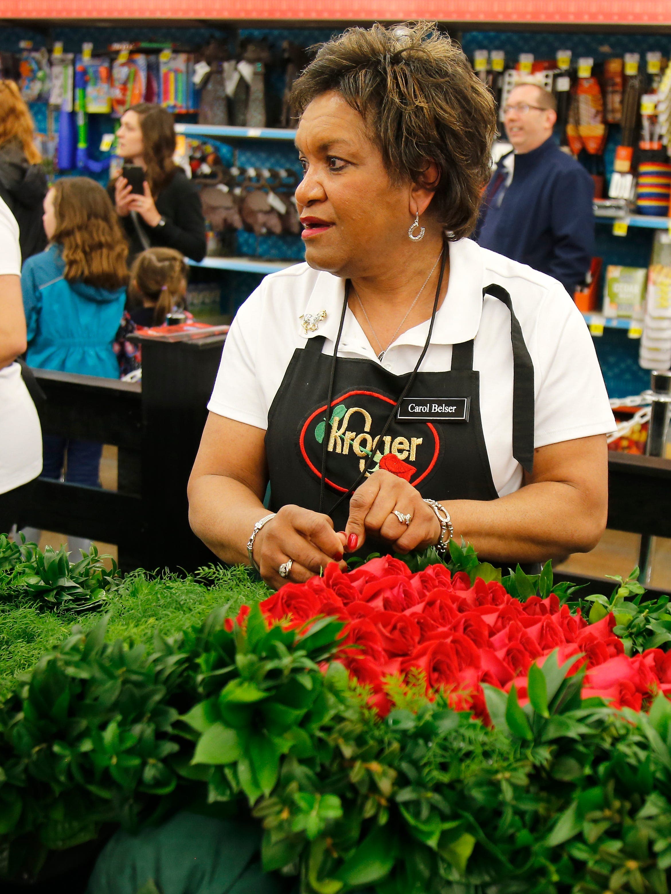 What is the Garland of Roses at Kentucky Derby? When did it begin?
