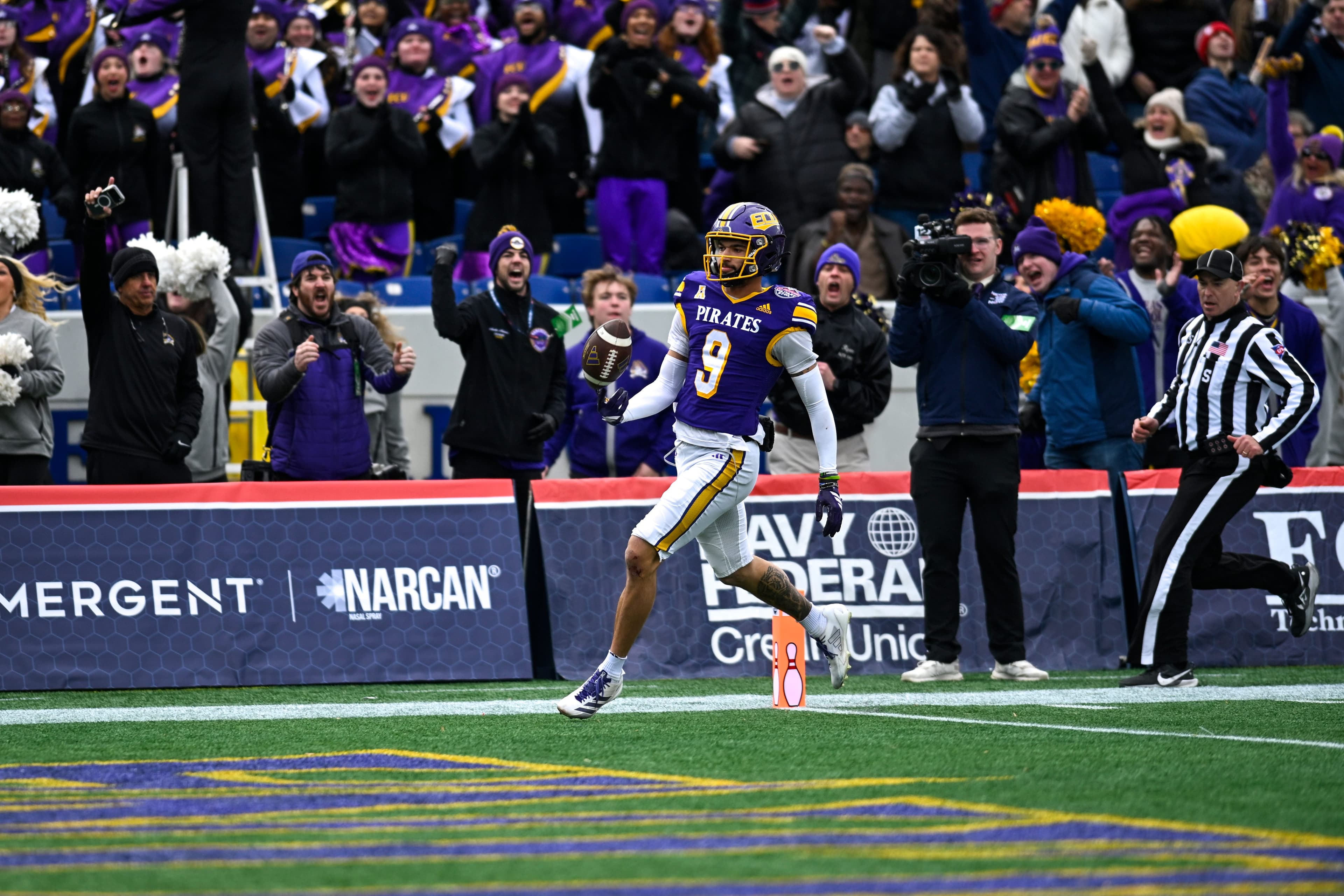 Dallas Cowboys draft Anthony Smith, WR from East Carolina, in 7th round
