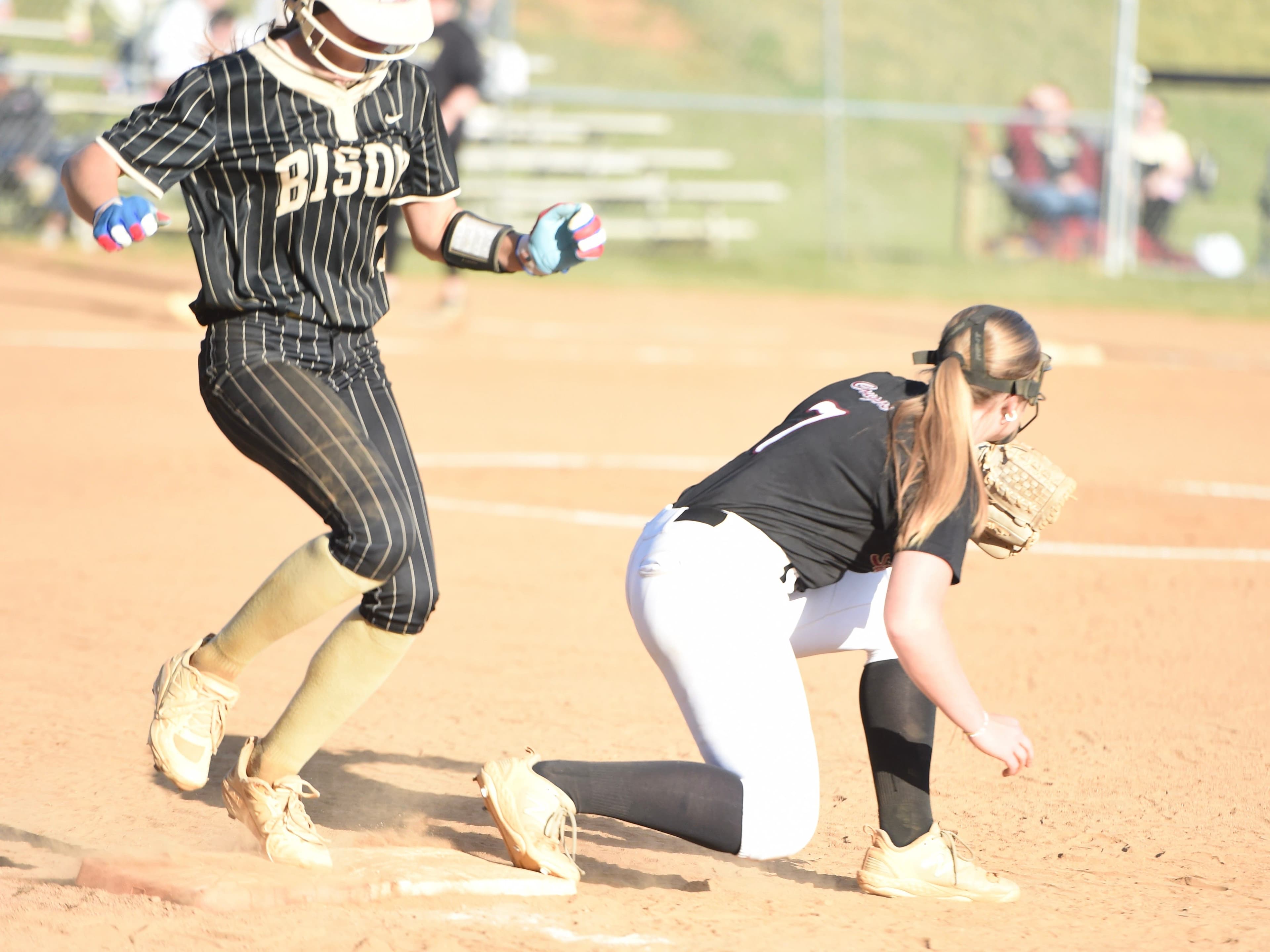 Stuarts Draft gets statement win in district softball showdown