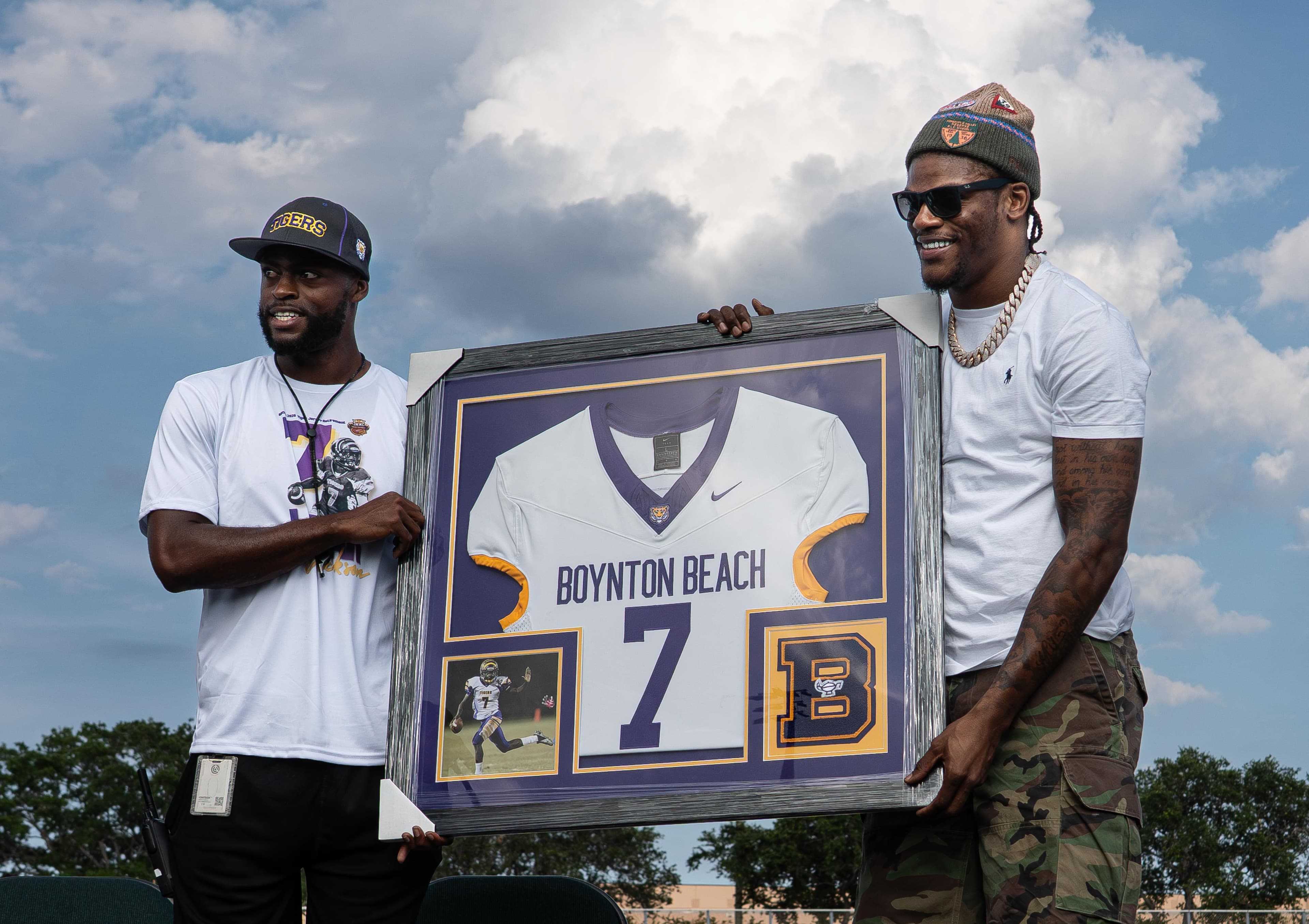 Lamar Jackson's jersey retired at Boynton Beach High School