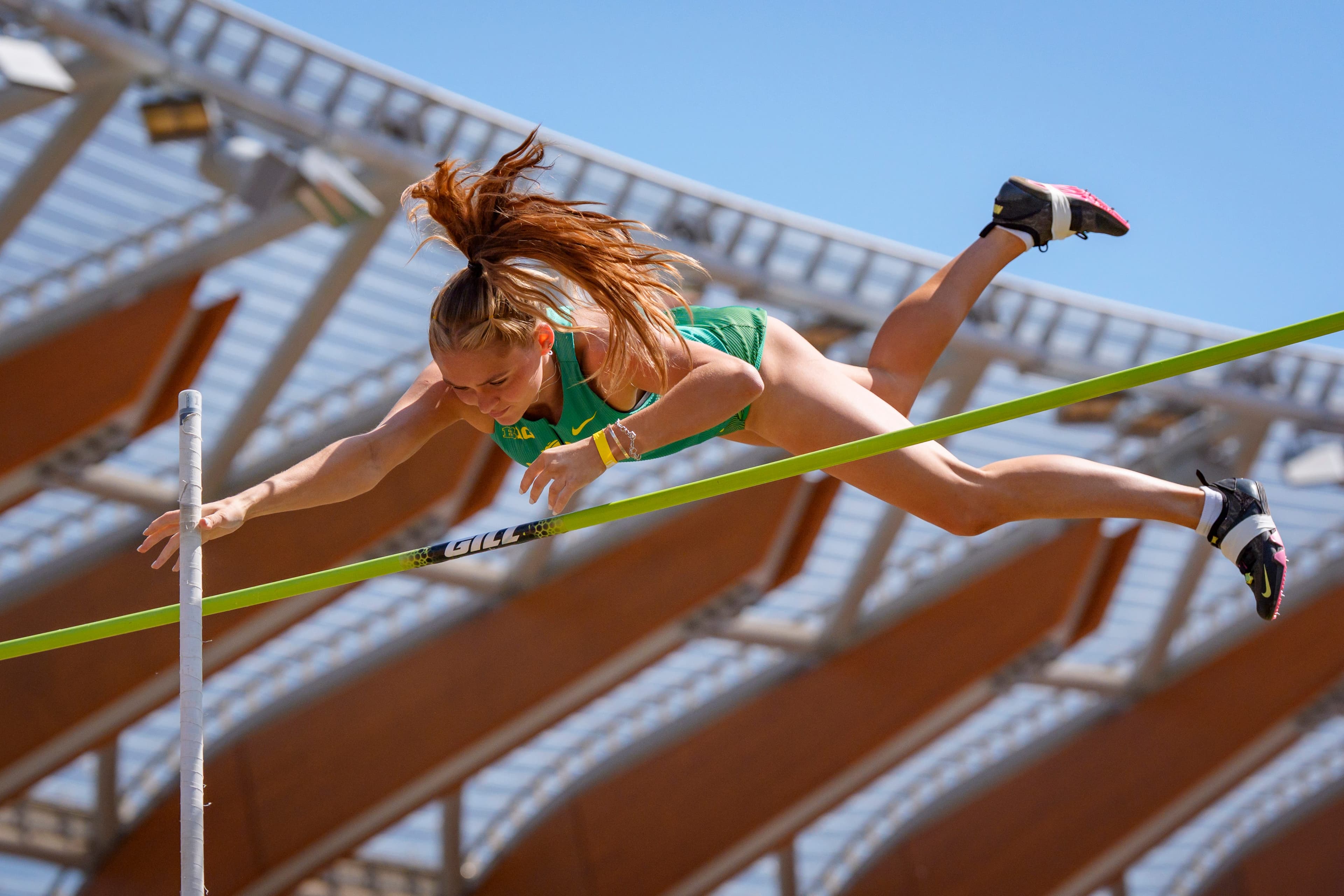 Oregon Ducks men lead Big Ten track and field meet after Day 1
