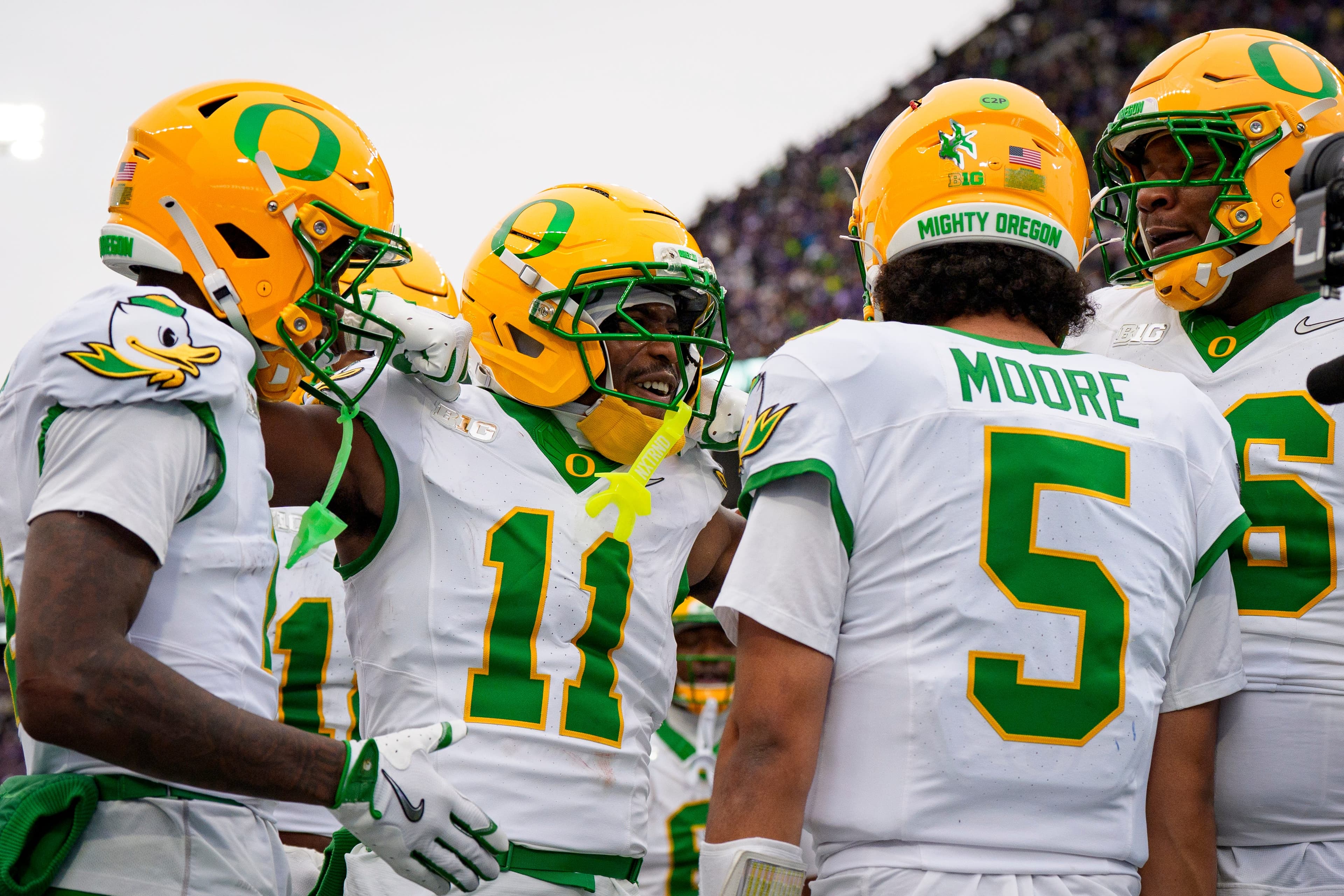 Oregon's Dante Moore a model for mental health advocacy, teammates say