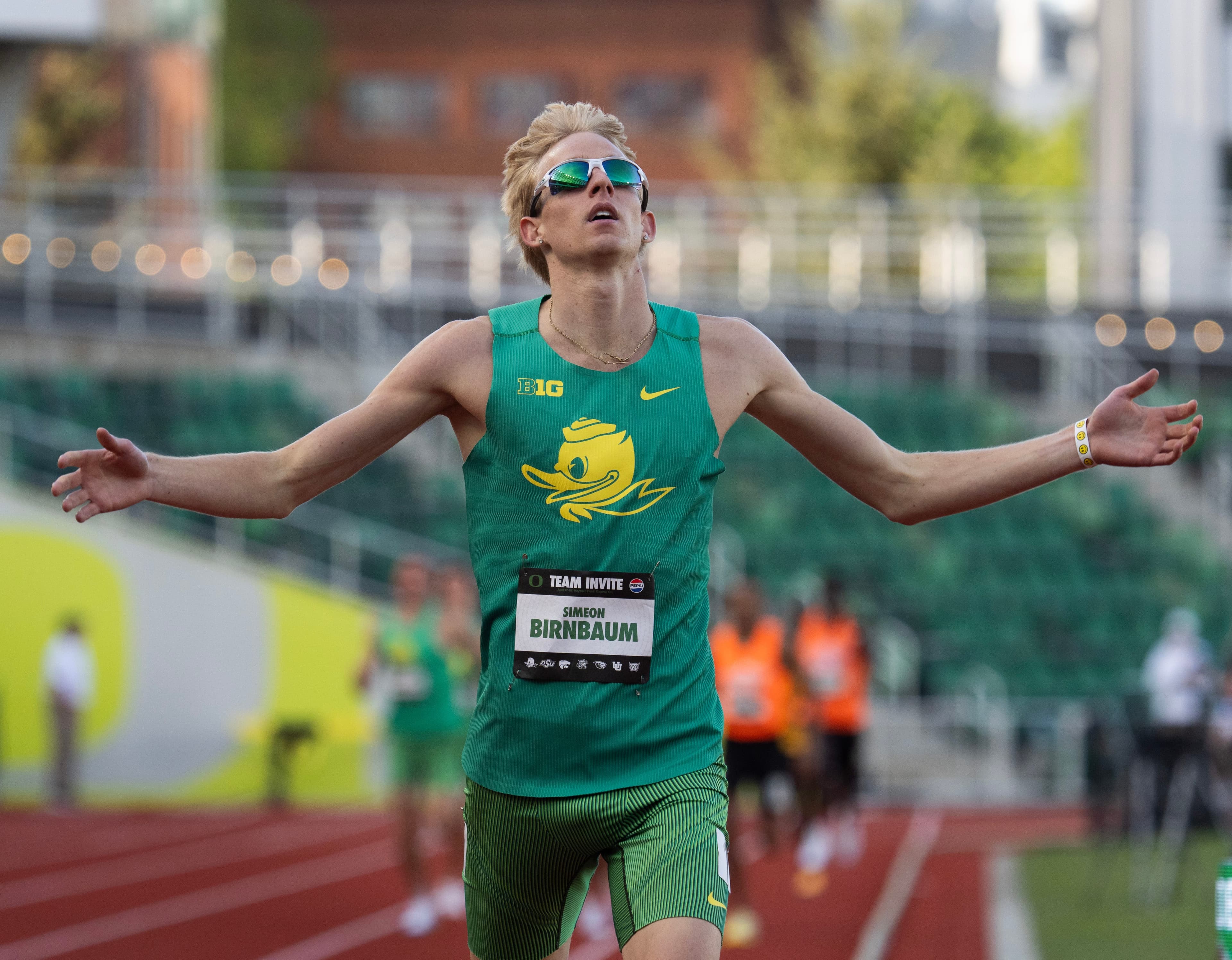 Oregon's Simeon Birnbaum breaks collegiate 1,500-meter record