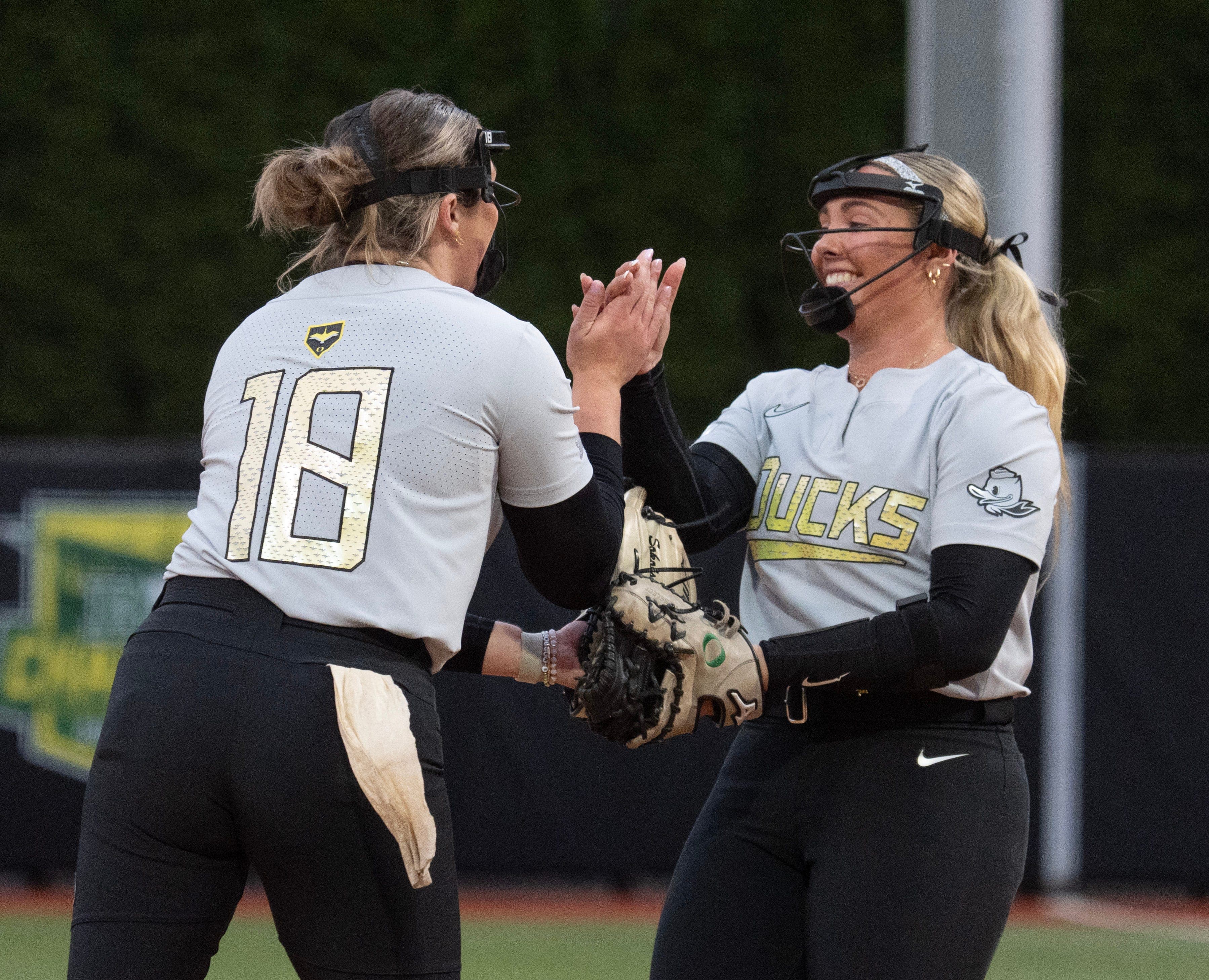 Oregon Ducks softball will host NCAA regional