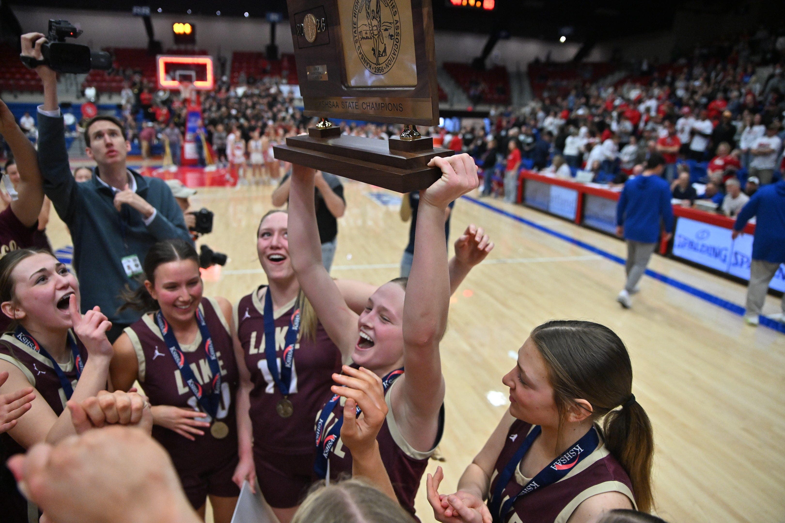 Silver Lake Seizes League Crown With Dominant Victory!