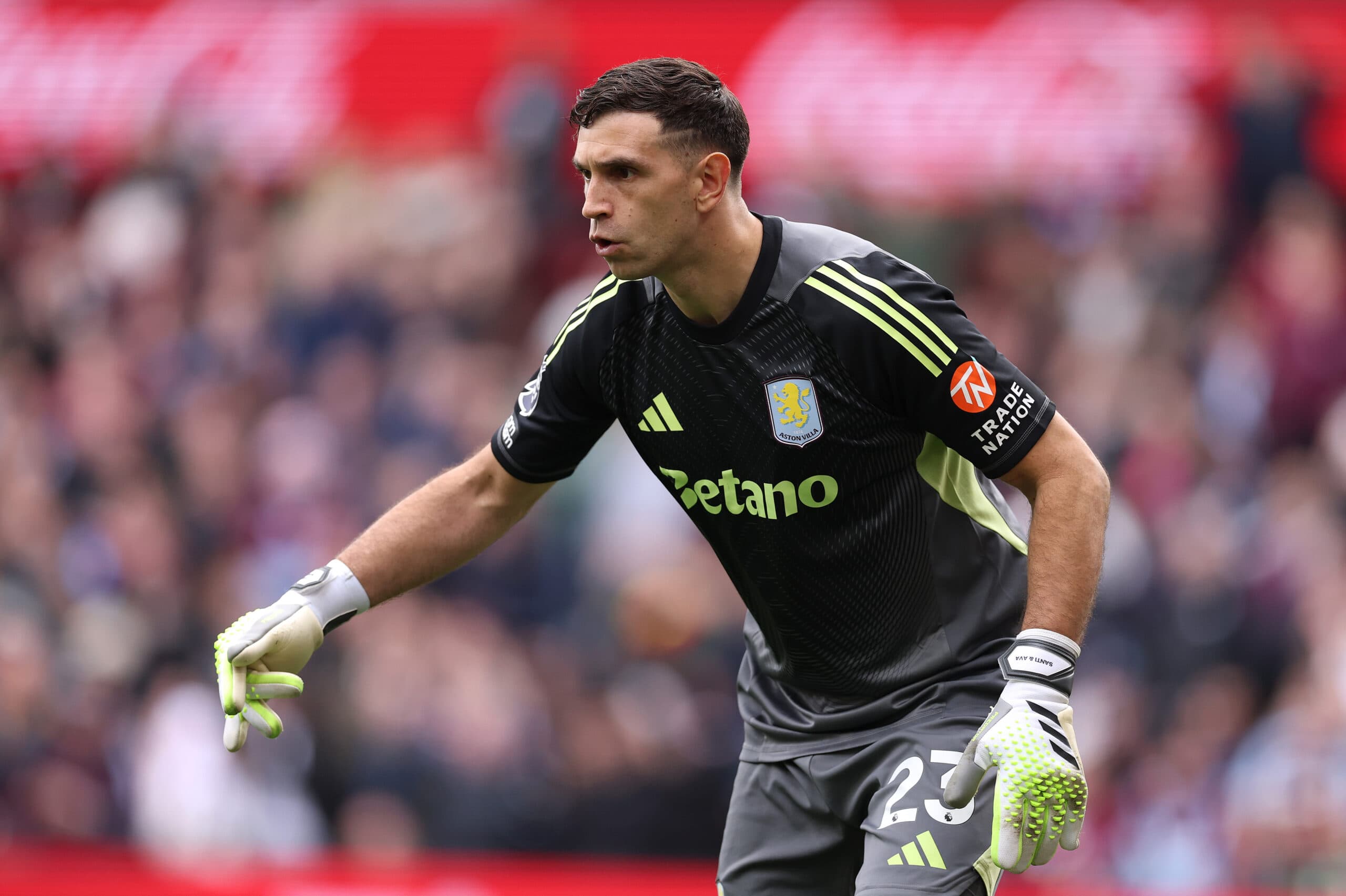 Aston Villa Want £40M Goalkeeper As Martinez’s Replacement: Why Do They Need To Act Fast?