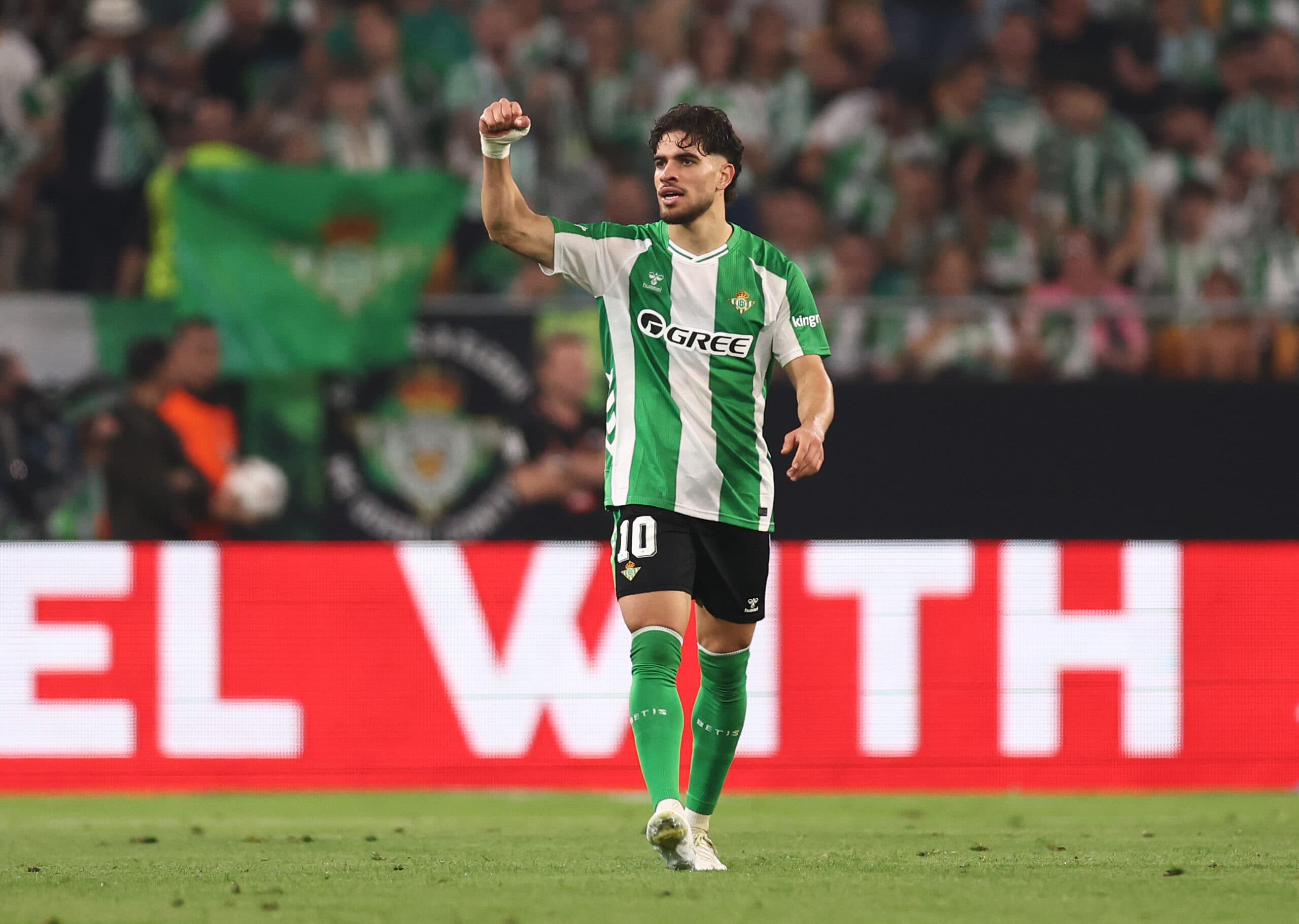 Liverpool Are Eager To Land This La Liga Winger: Should Slot Move In For Him?