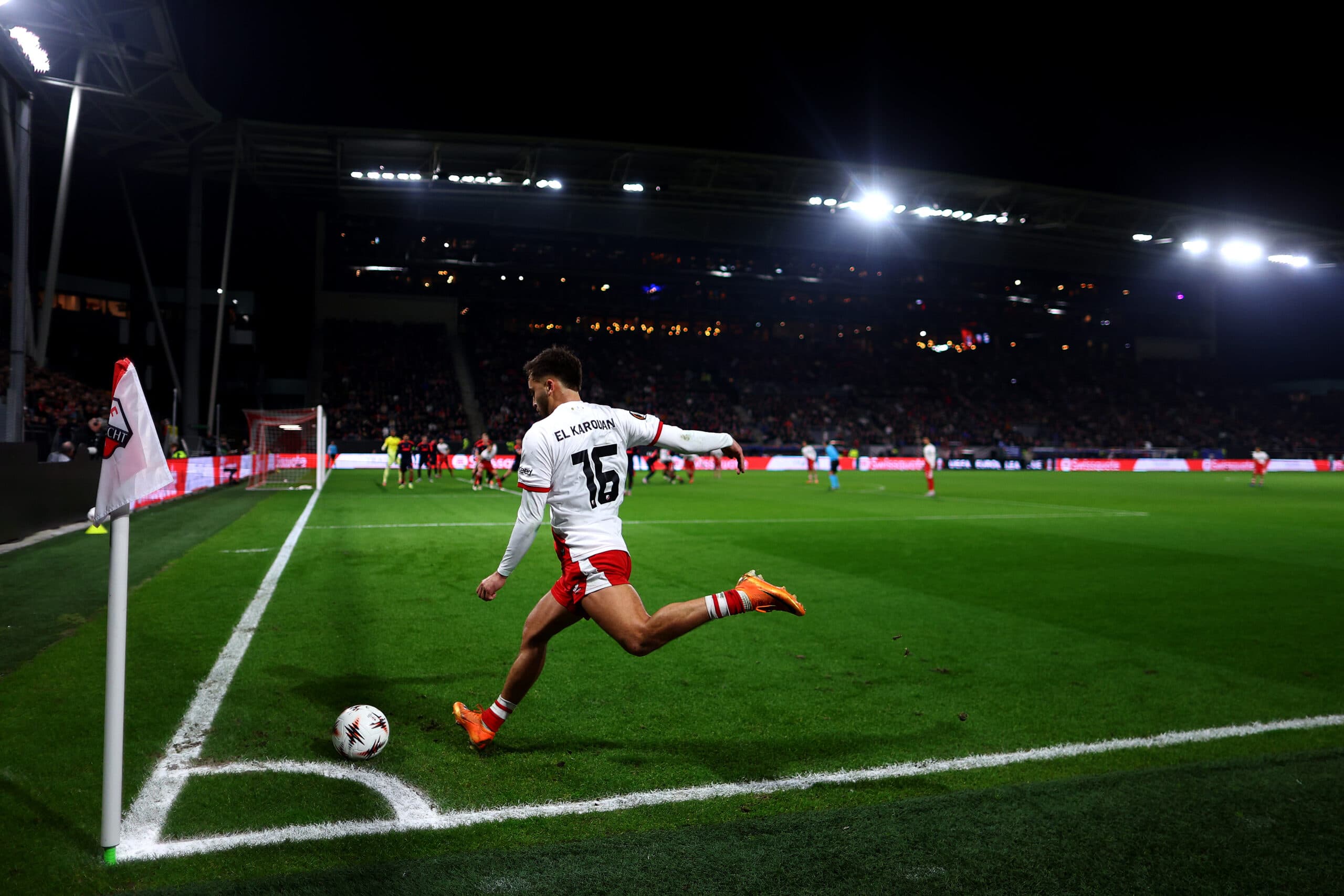 Leeds United Are Facing Tough Competition For This Eredivisie Full-Back: Should Farke Go For Him?