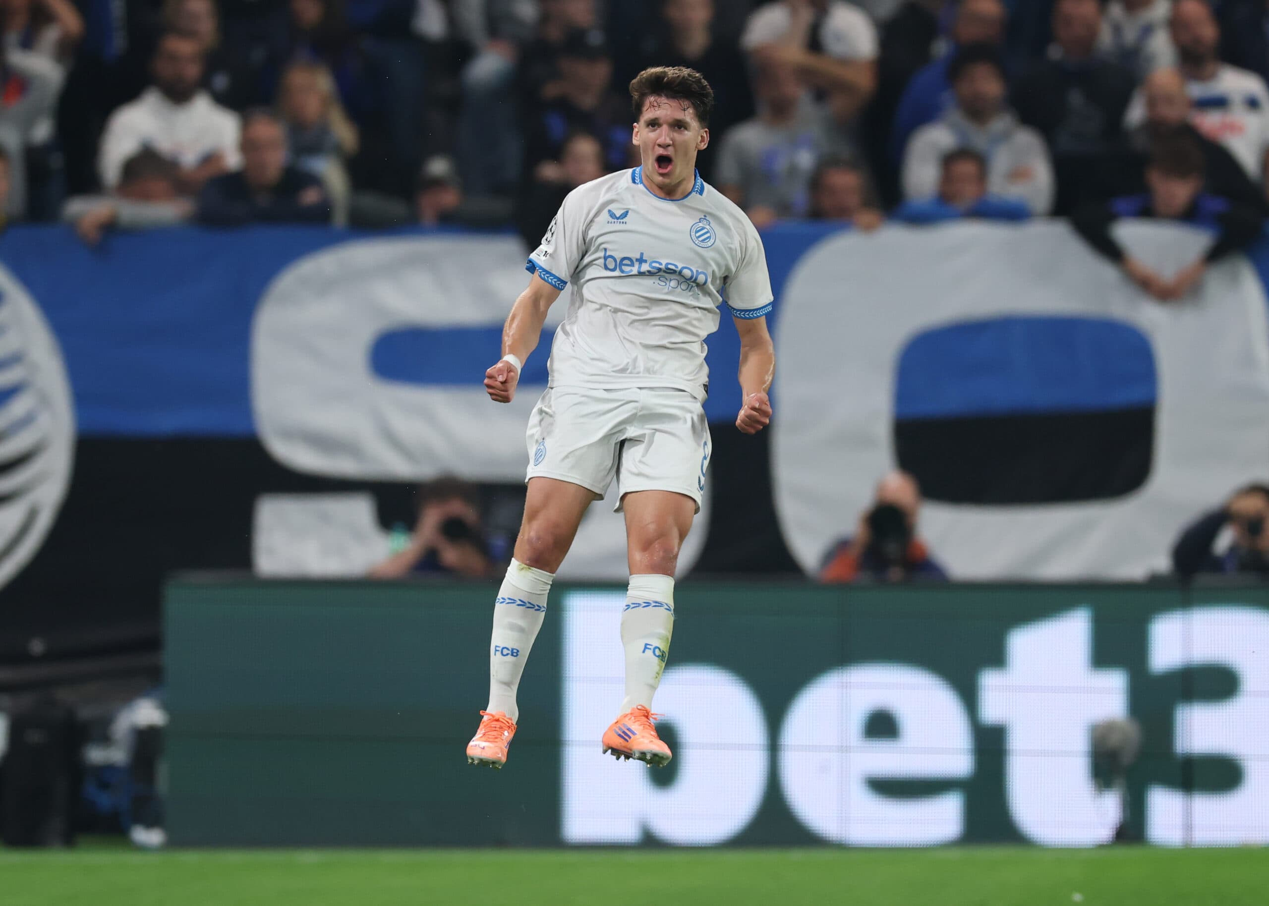 Arsenal Are Locked In A Three-Way Battle For This Talented Winger: Should Arteta Go For Him?