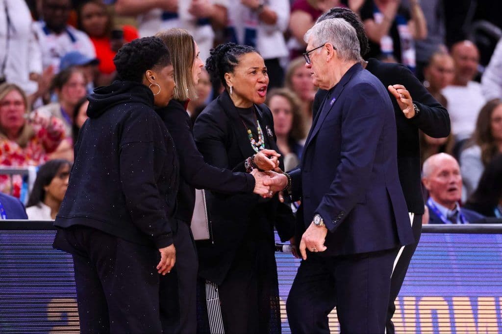 The night Geno Auriemma snapped — and Dawn Staley showed the game has changed