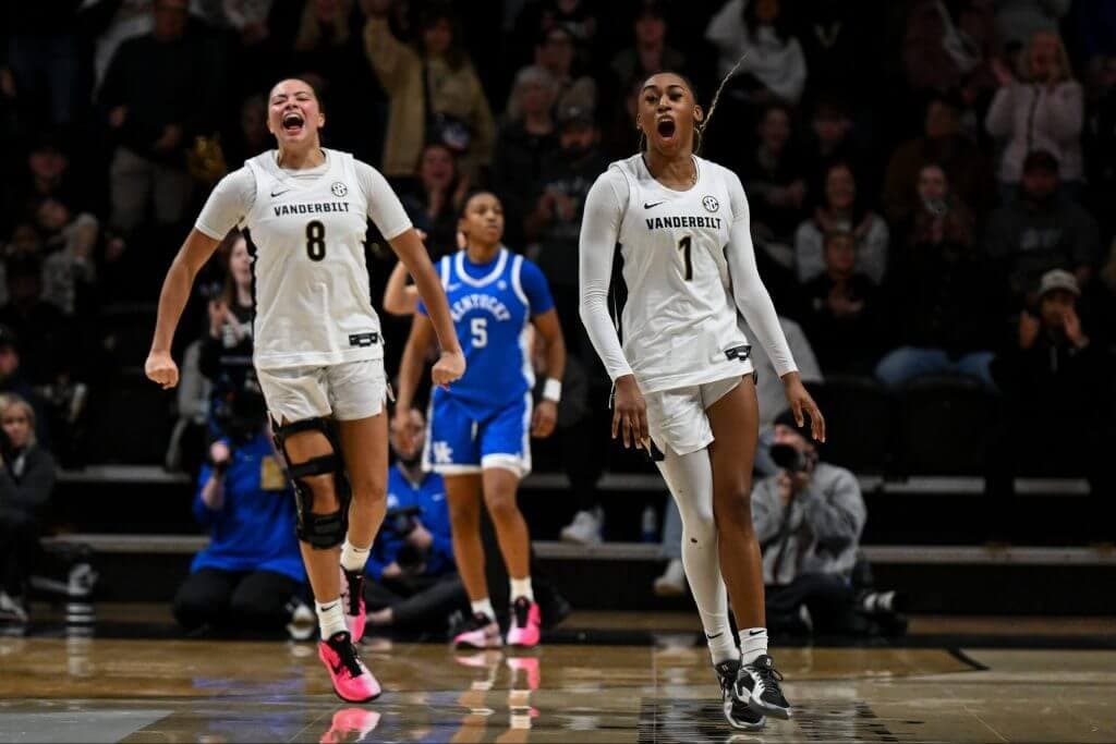 Commagers Thrash Huskies in Heart-Pounding Elite Eight Final!