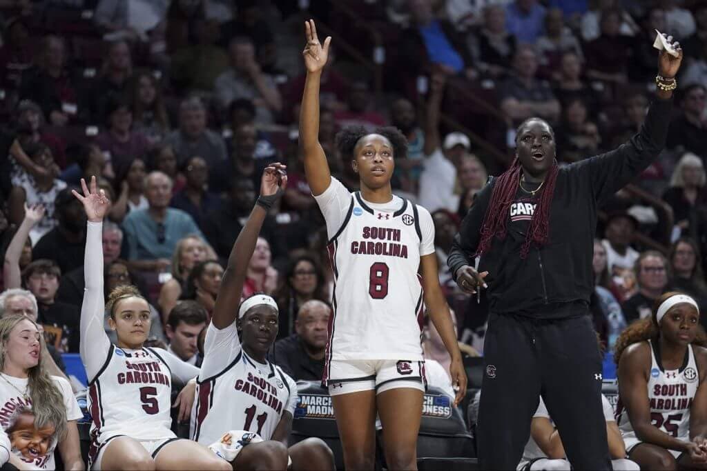Women’s basketball post-portal top 25: Who’s the new No. 1? South Carolina, UConn or USC?