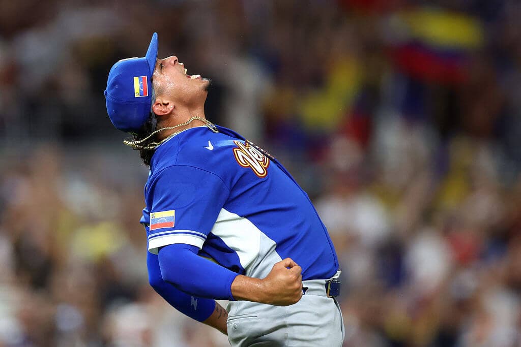 Thrill-Packed NBA Playoffs: Dive into Rising Stars and Slam Dunk Legends!