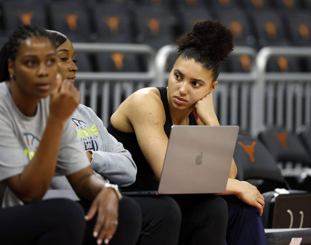 Azzi Fudd sits out Wings’ home opener with right knee injury