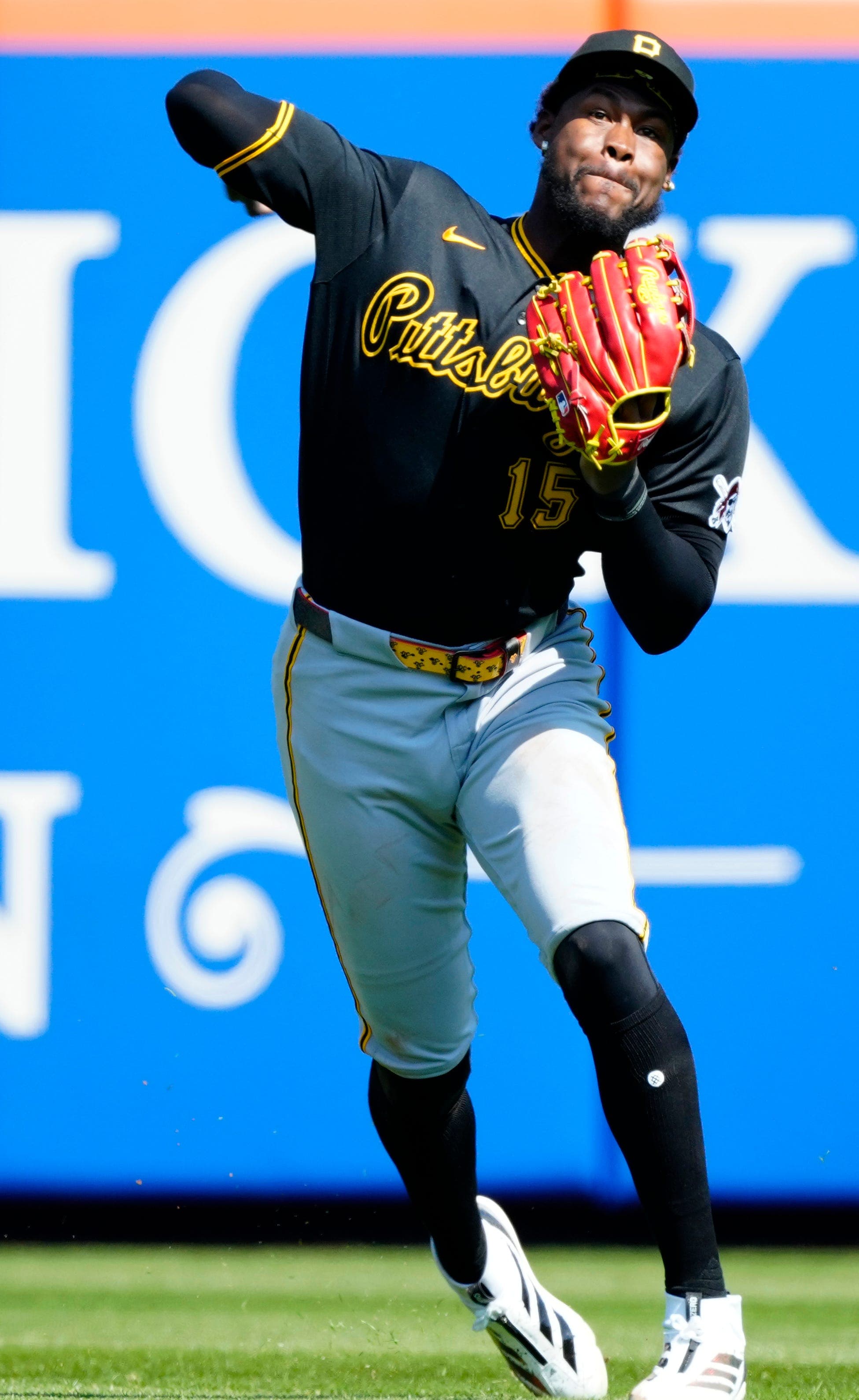 Pittsburgh Pirates make shocking decision on line up after MLB Opening Day loss