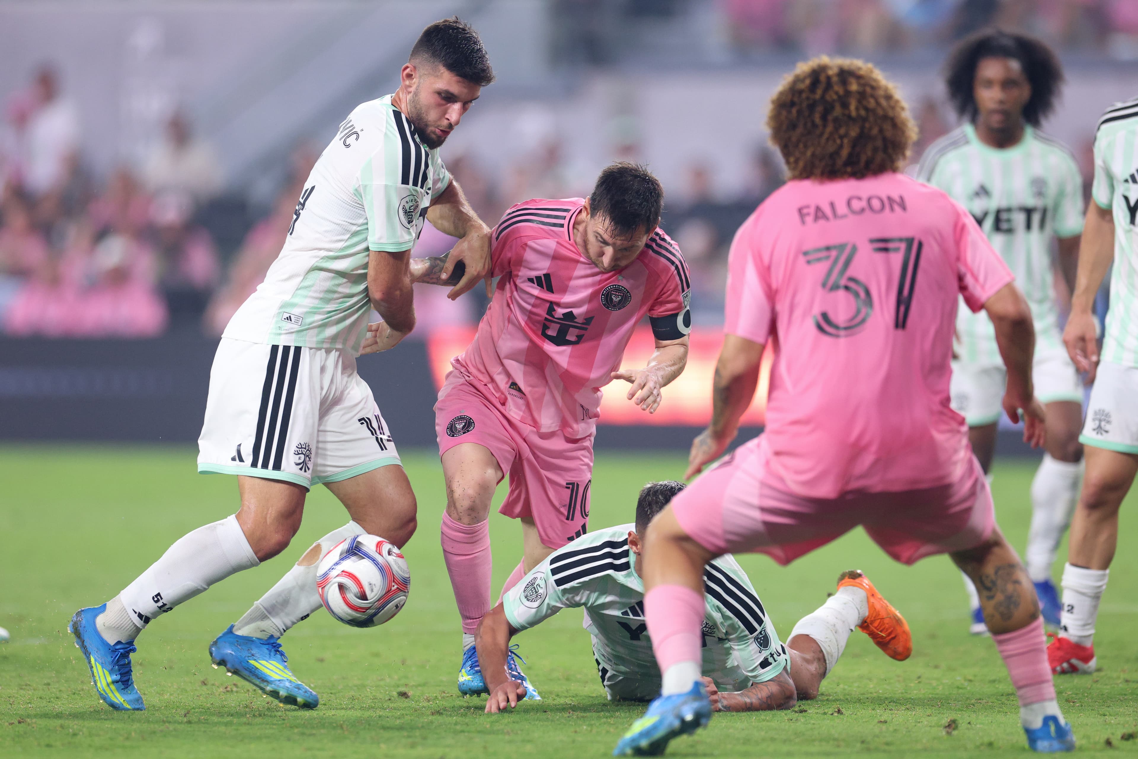Argentina, Lionel Messi playing World Cup friendlies at iconic college football stadiums