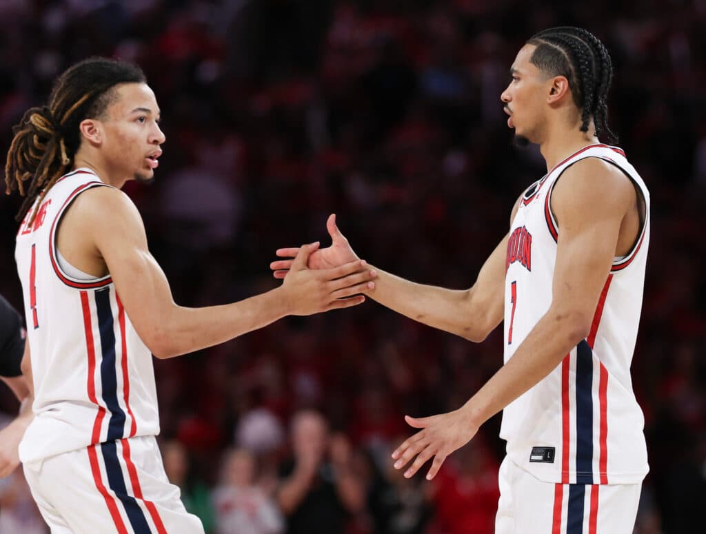 Kansas’ Elite Eight Triumph Falls to a Shocking Defeat: Wildcats Outmaneuver Top-10 Challengers