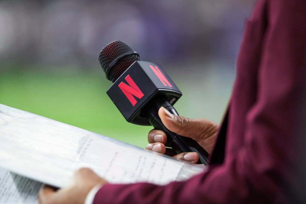 MLB season begins tonight with controversy