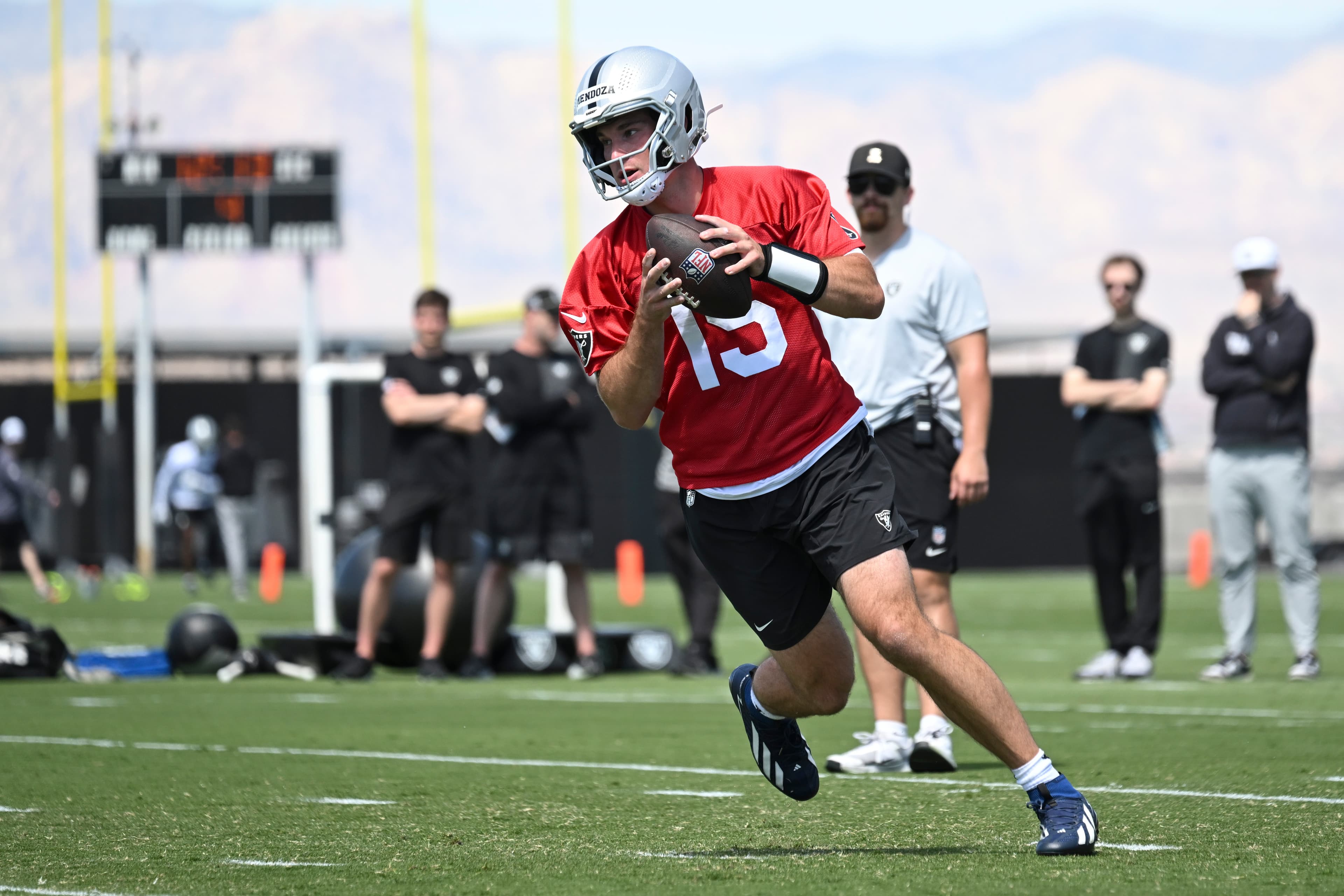 Las Vegas Raiders QB Fernando Mendoza pushing through first challenge in NFL