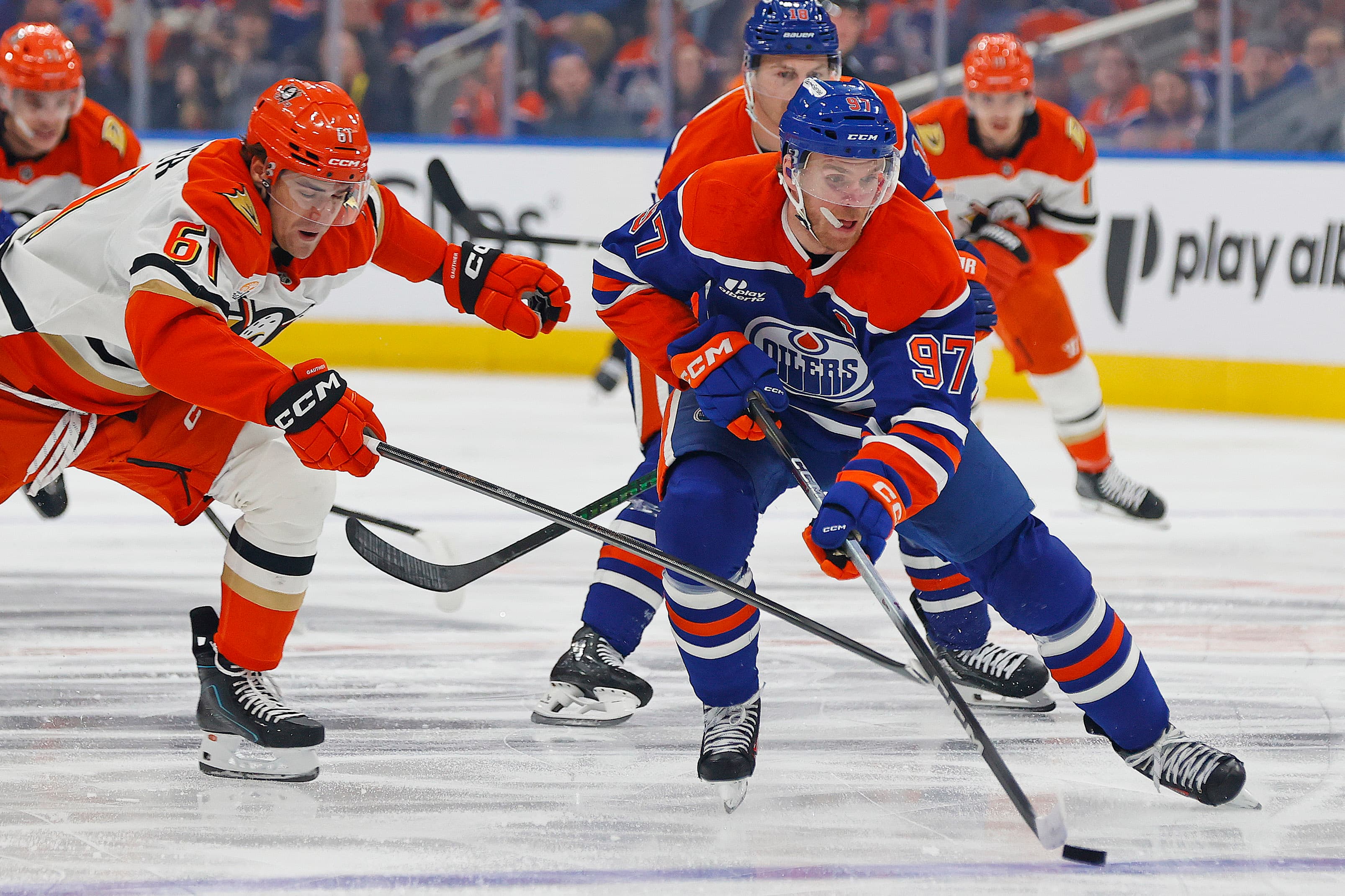 Connor McDavid shares injury update after brief scare vs Ducks