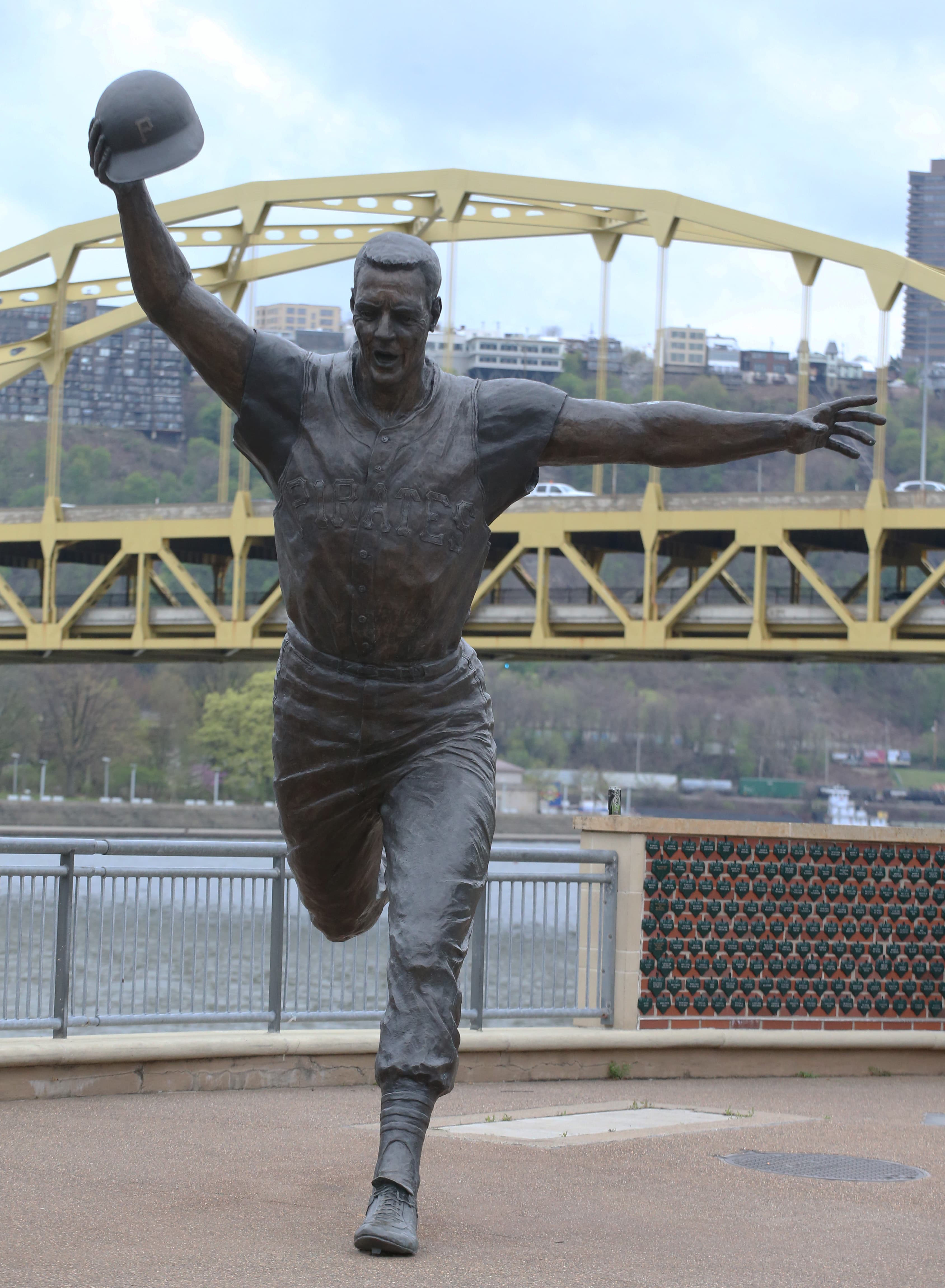 Pirates pay tribute to World Series hero Bill Mazeroski at PNC Park opener
