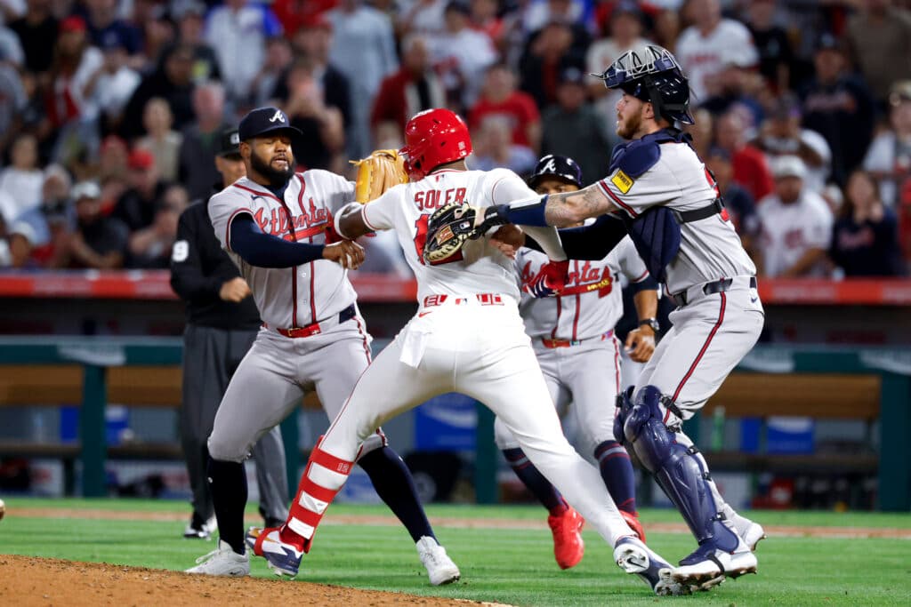 Bench-clearing brawl erupts between Angels, Braves after Jorge Soler charges mound