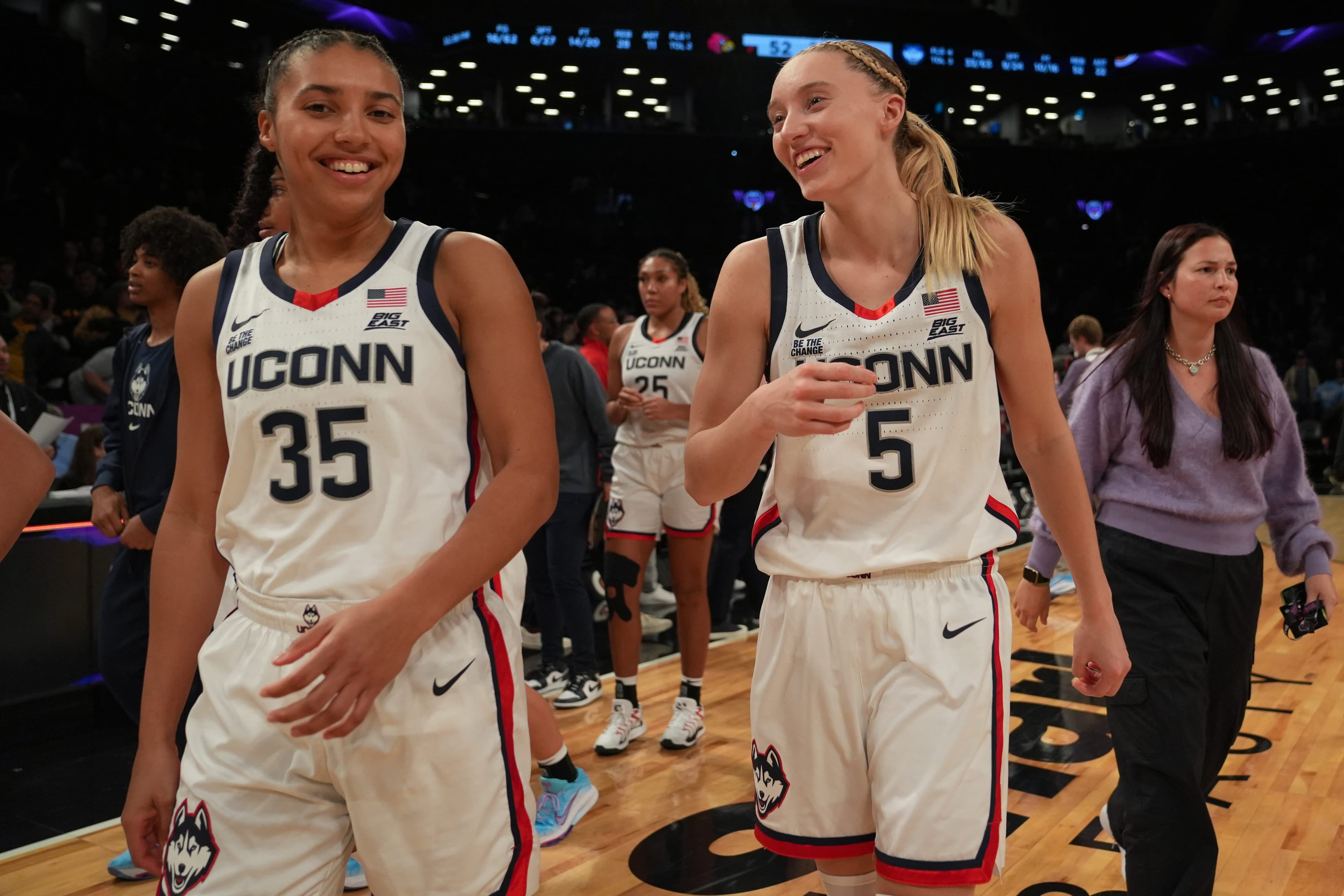 Azzi Fudd, Paige Bueckers link for epic backstage photo at WNBA Draft
