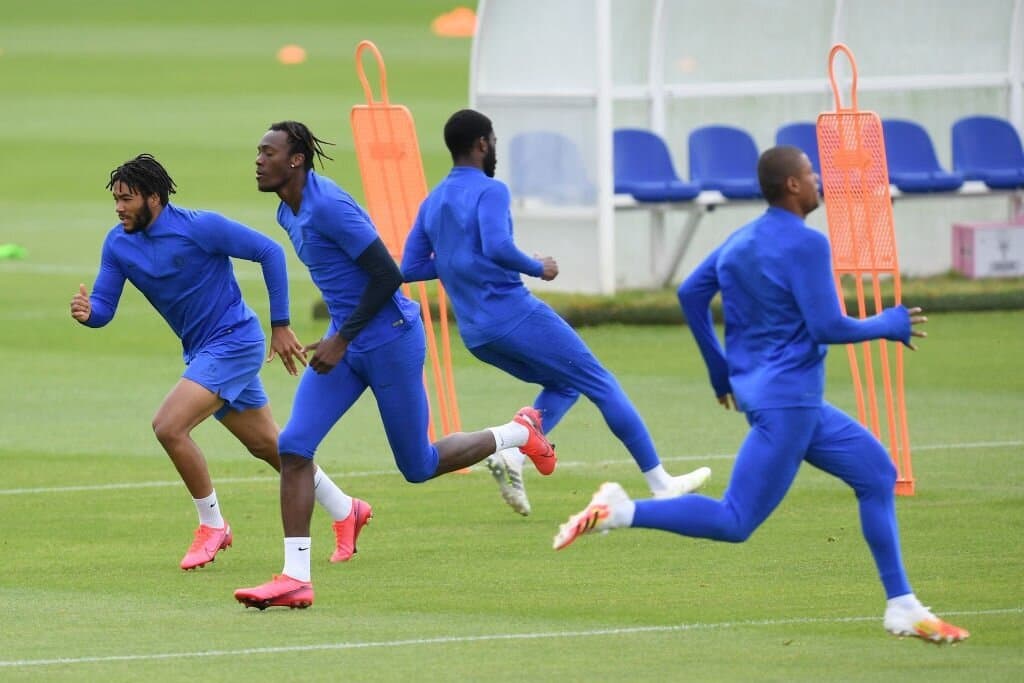 Chelsea panel suggests the club bring back former centre back in transfer discussion