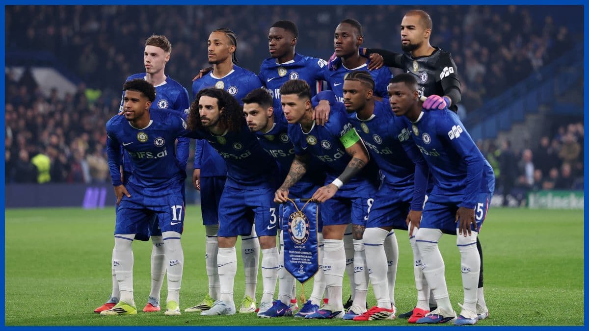 New Headline: Old Trafford Outsmarts Opponents, Nearing Premier League Crown