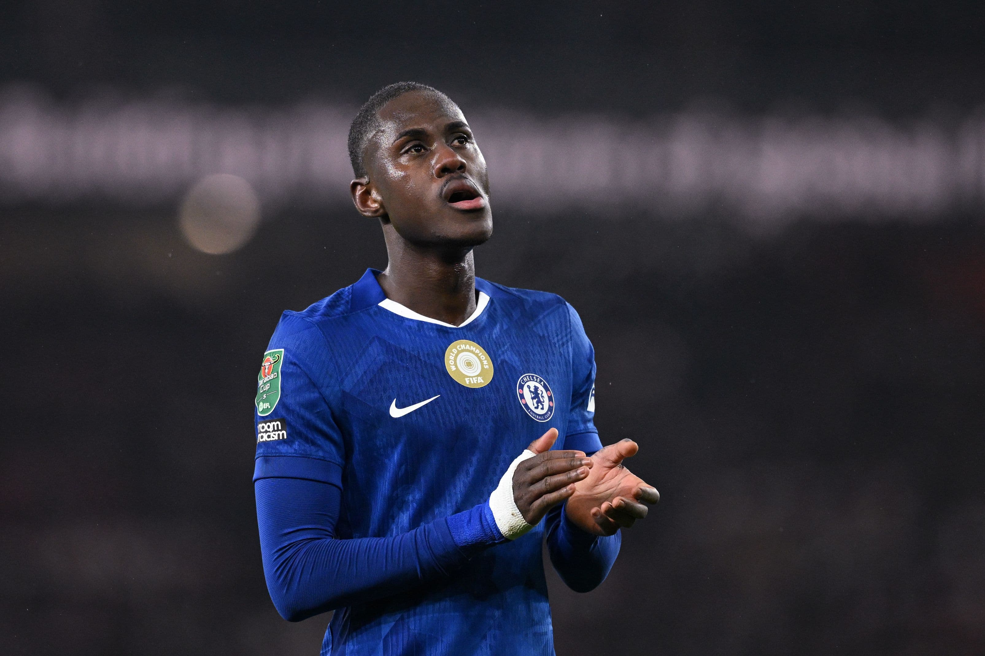 Exclusive says Chelsea begin talks with €40m defender after consistent Premier League performances