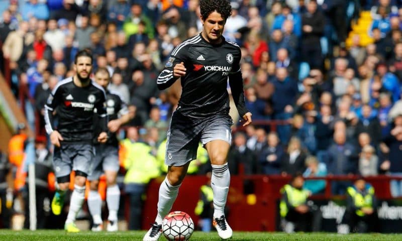 Former Chelsea man does not select current Blues player in starting Xl for national side