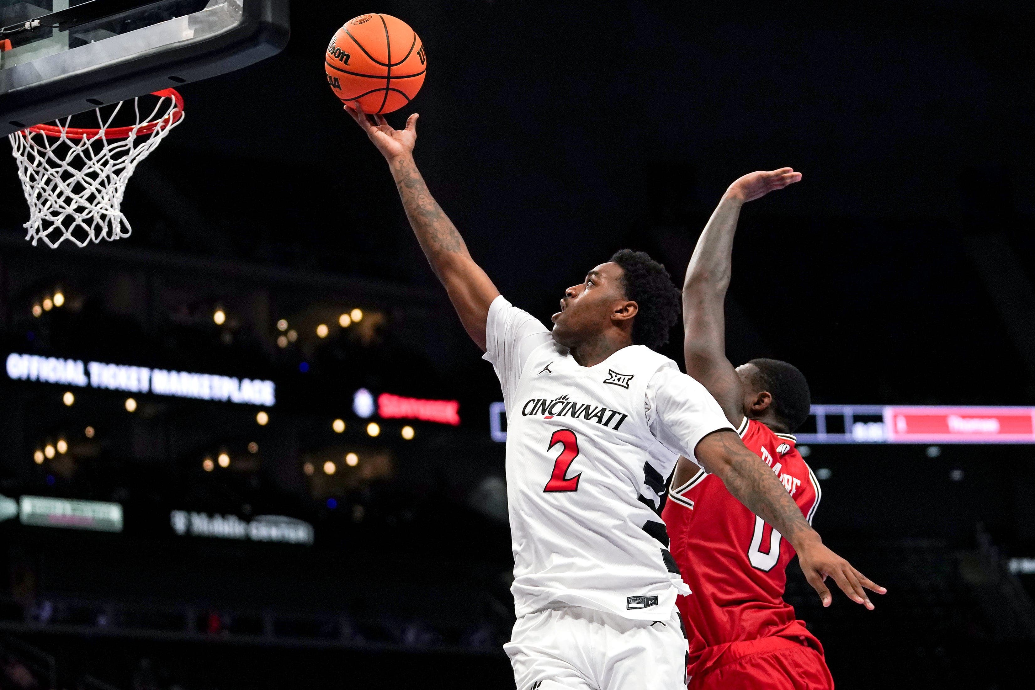 Jizzle James departs Cincinnati Bearcats basketball via portal