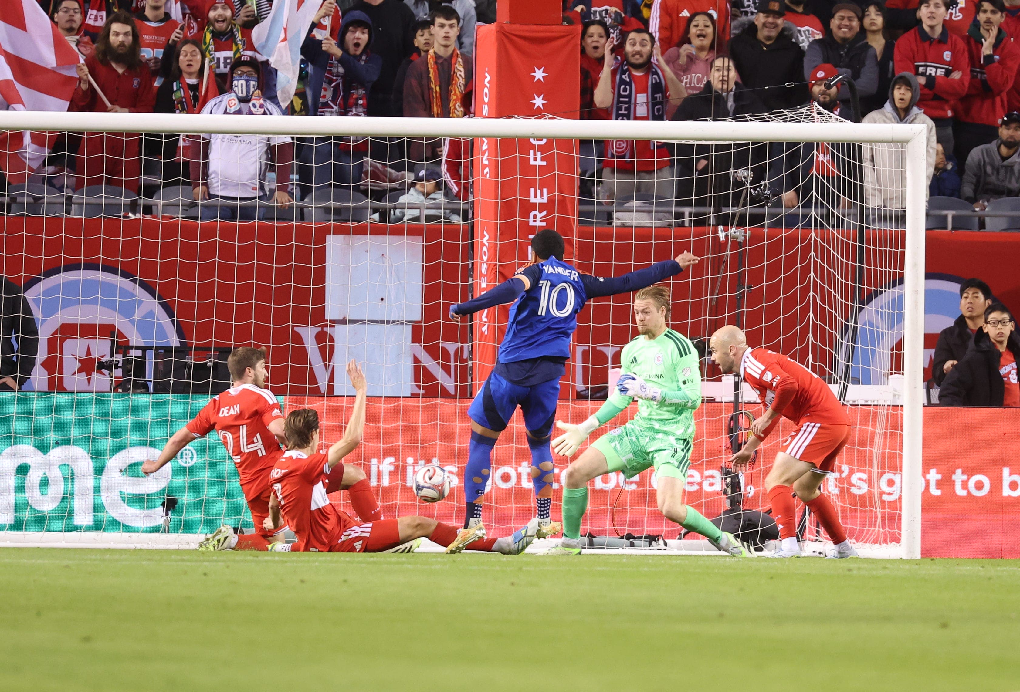 Late penalty kick by Evander gives FC Cincinnati win at Chicago Fire