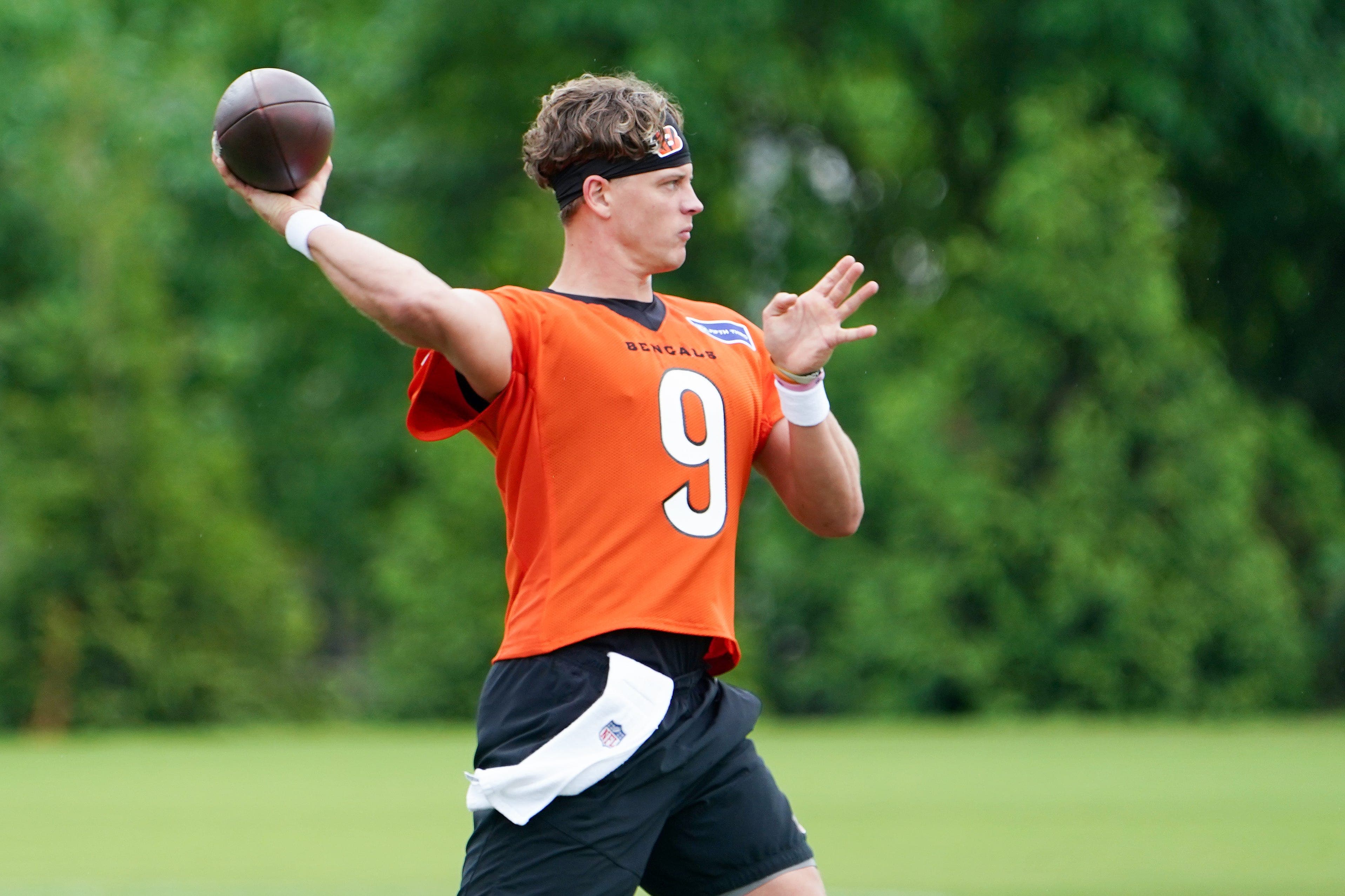 Joe Burrow reports on time for Bengals' voluntary offseason workouts