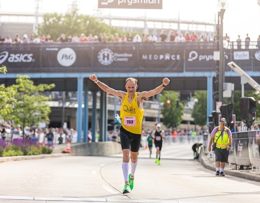 Harvey Lewis celebrates 100th marathon at special place, the Flying Pig
