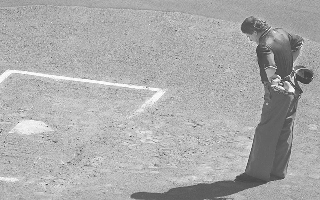 30 years ago, an umpire's death stopped Reds Opening Day