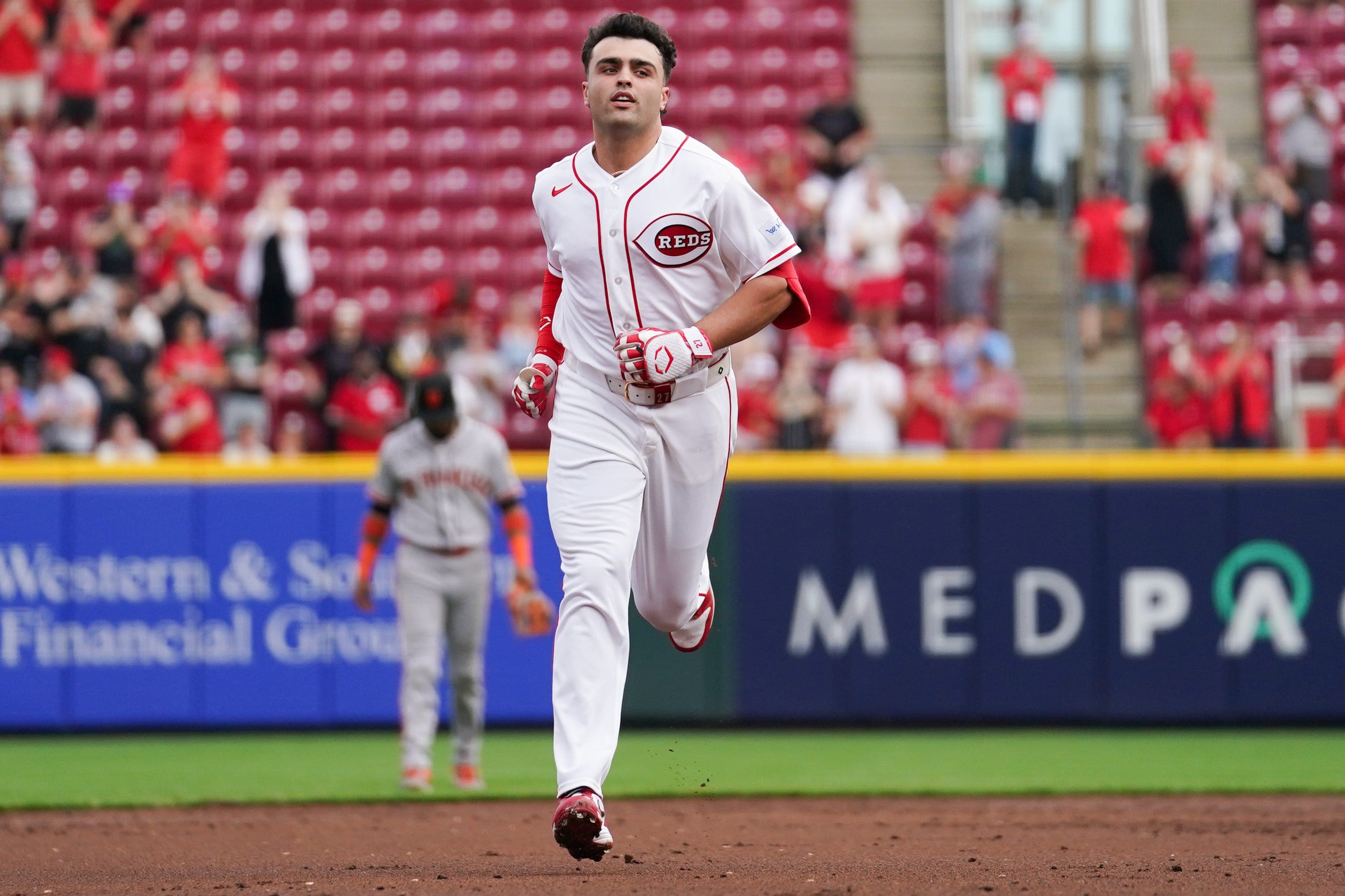 Sal Stewart's big night helped the Reds mash their way past the Giants