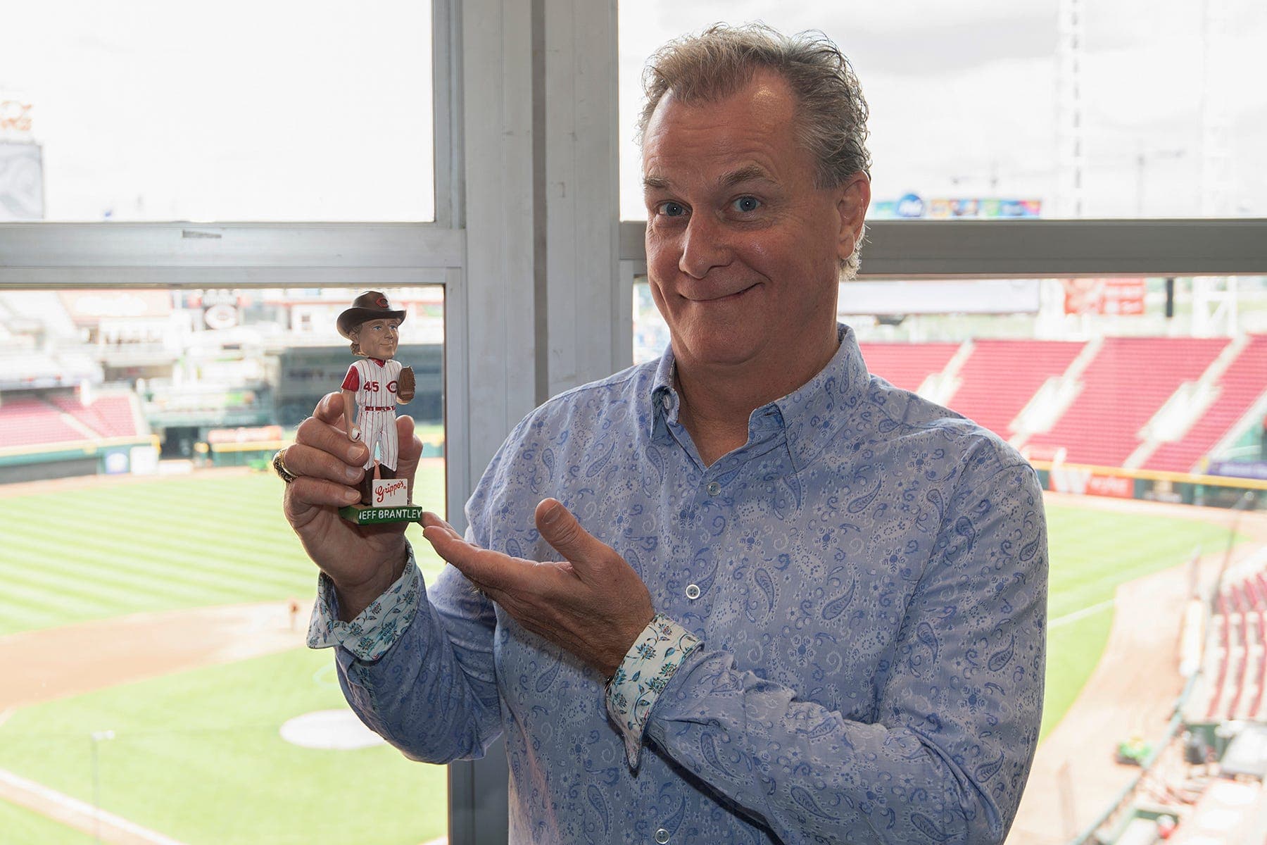 Reds Legend Sets Exciting Parade Leadoff!