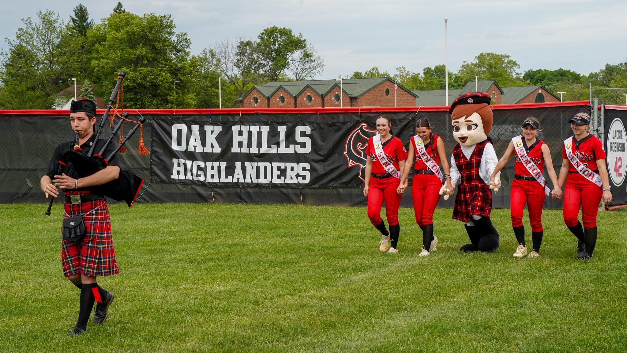 From Scotland to Star Wars, Oak Hills bagpipers set 'tune' for sports