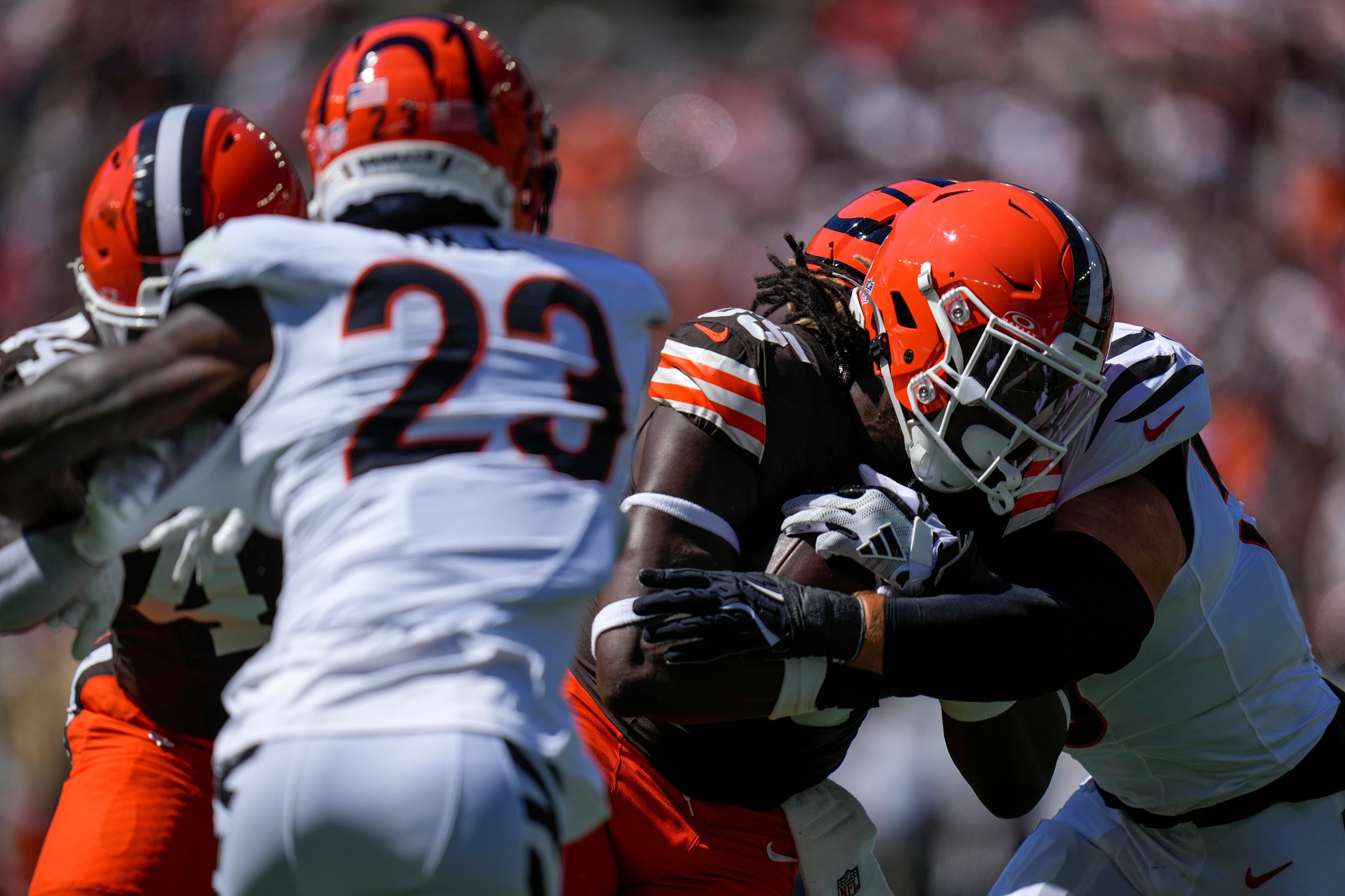David Njoku, Chargers' new tight end, gets Twitter tribute from Browns