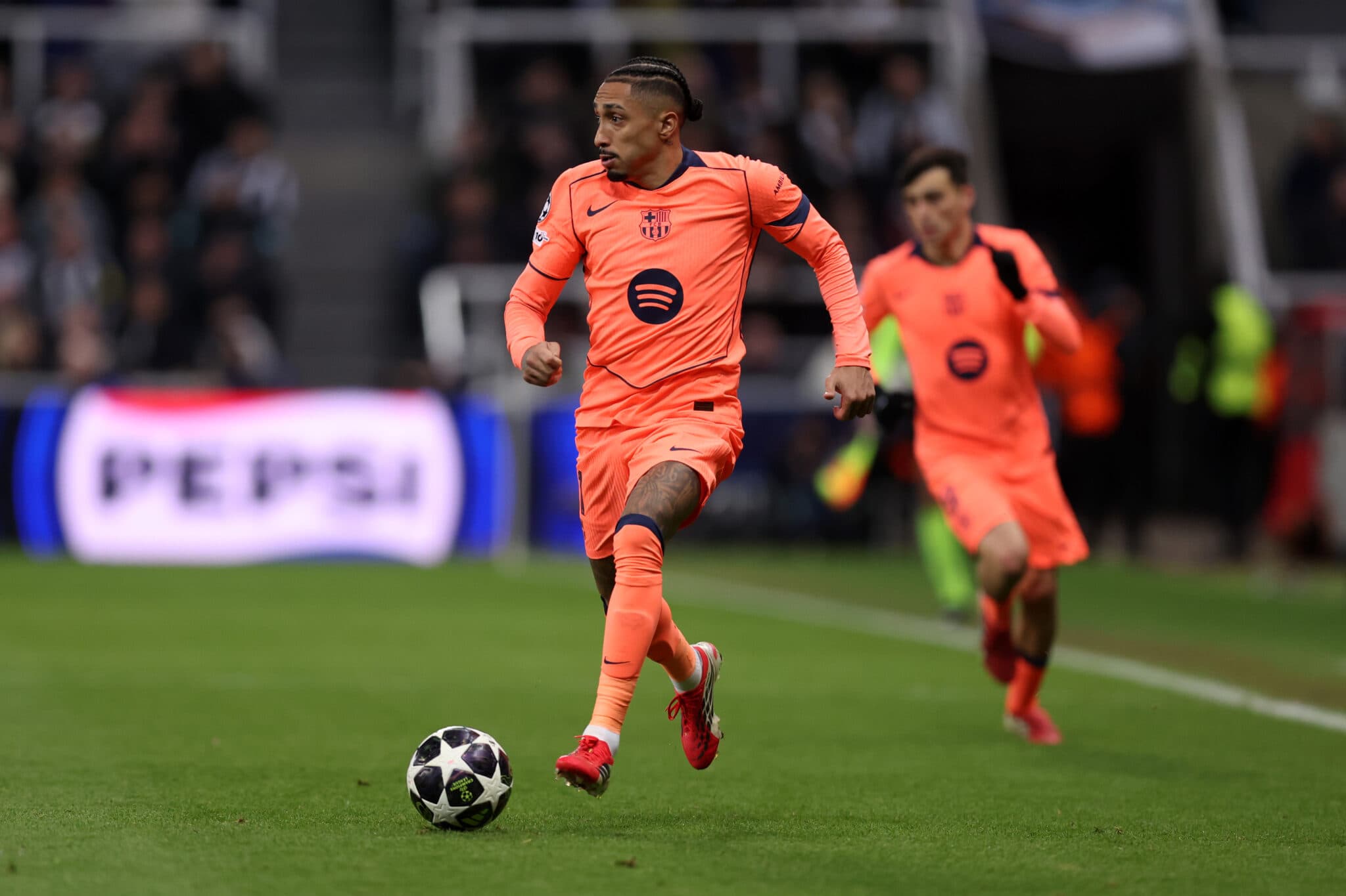 Epic showdown awaits as Barca takes on Seville in Madrid's top game this weekend!