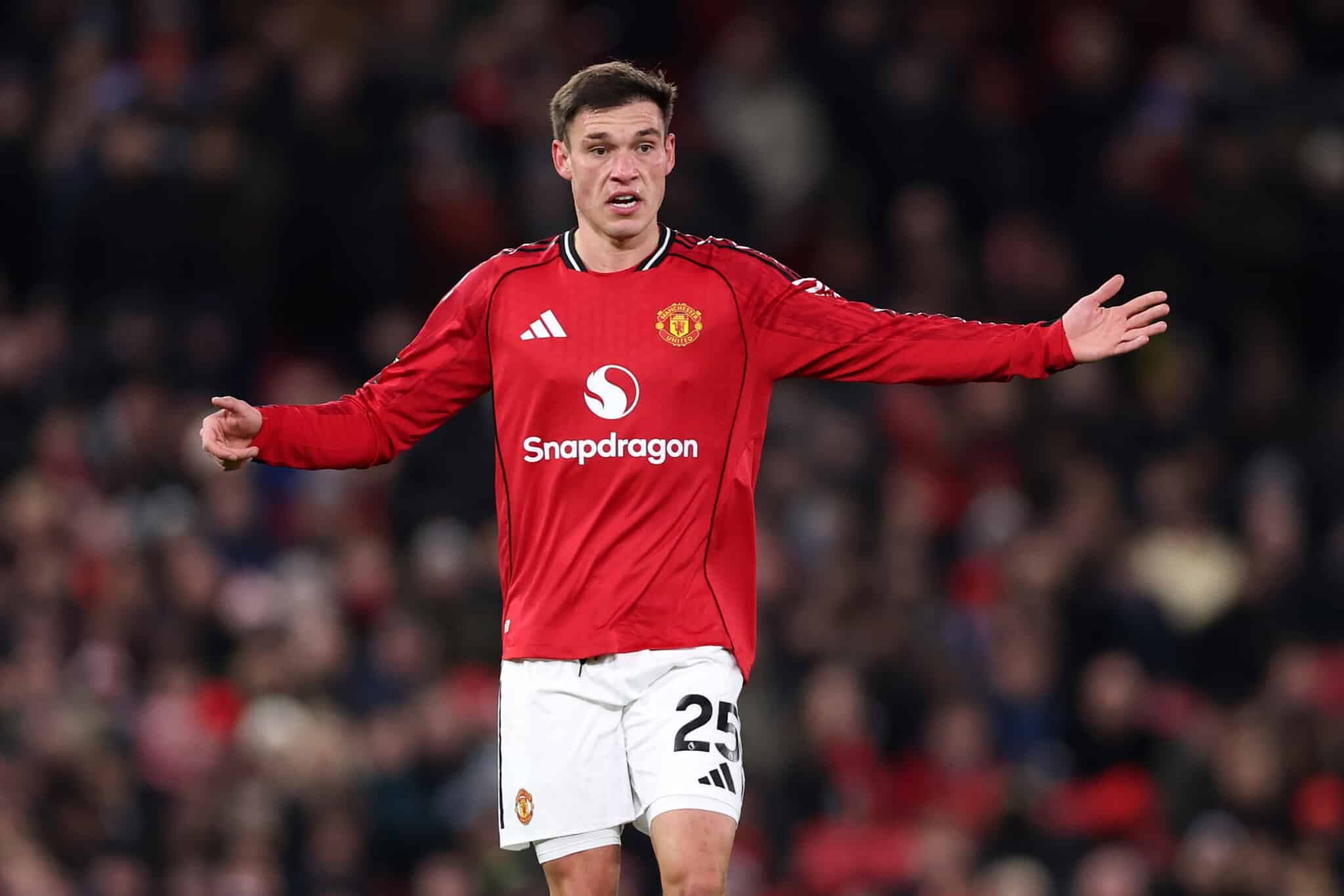 Galatasaray join ‘open race’ for Manchester United midfielder