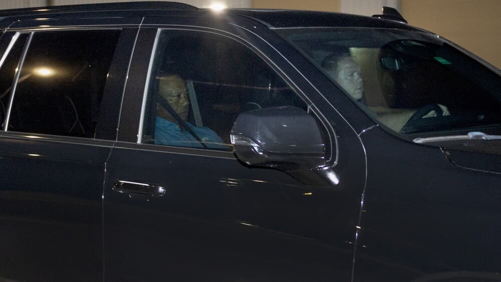 Tiger Woods had hydrocodone pills in his pocket and bloodshot eyes at crash scene, authorities say