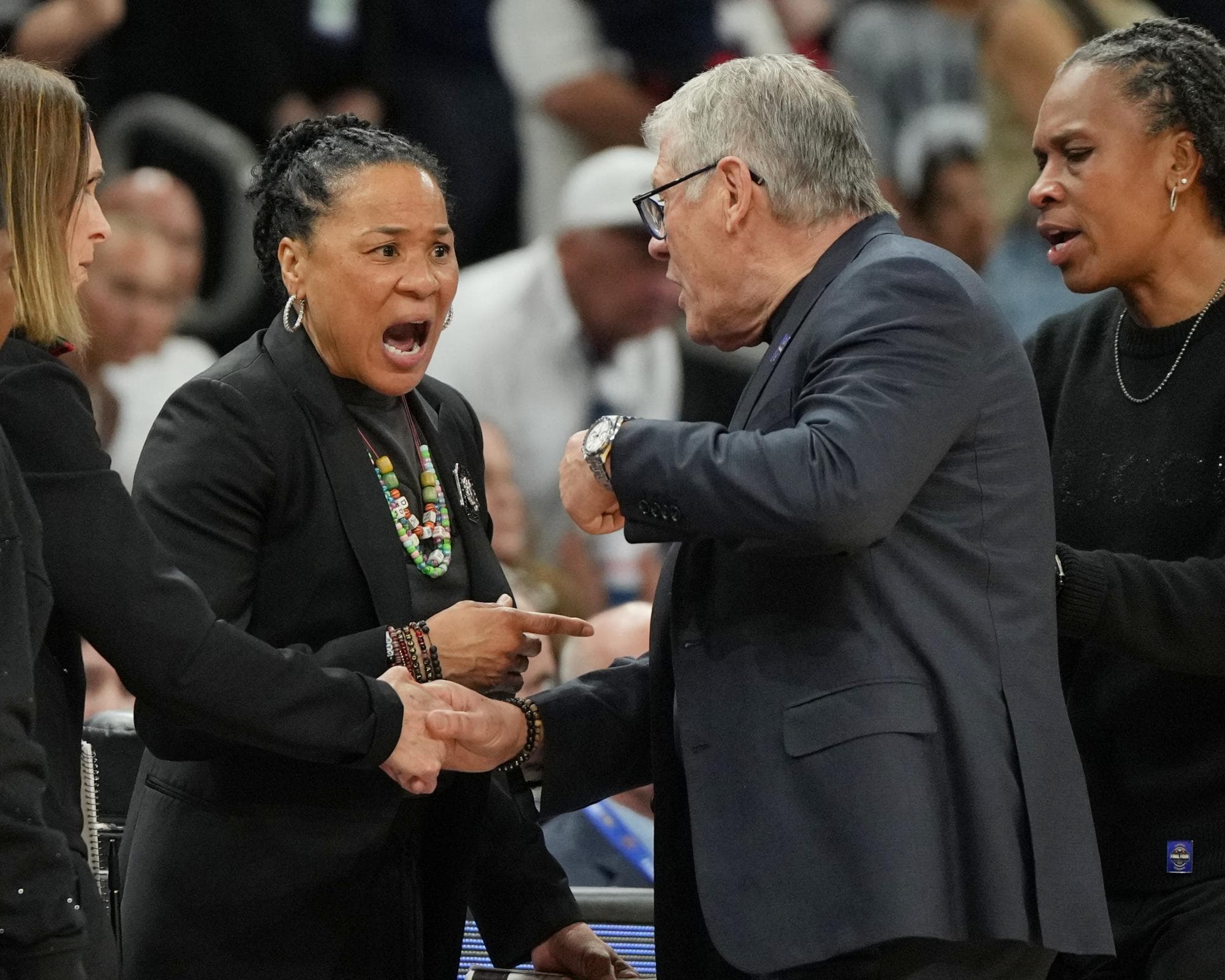 Geno Auriemma and Dawn Staley have tense postgame exchange after South Carolina shocks UConn in Final Four