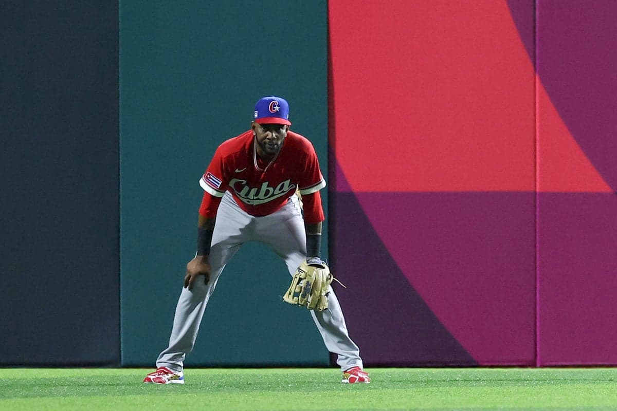Olympic champion Alexei Ramirez tested positive for four steroids at World Baseball Classic