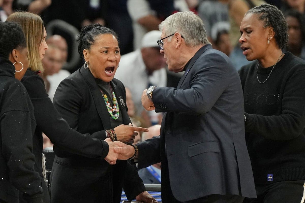 UConn’s Geno Auriemma apologizes for heated exchange with Dawn Stanley