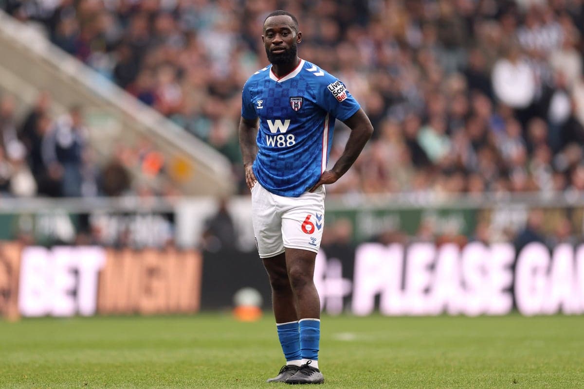 Newcastle vs Sunderland halted for alleged racist abuse of Lutsharel Geertruida